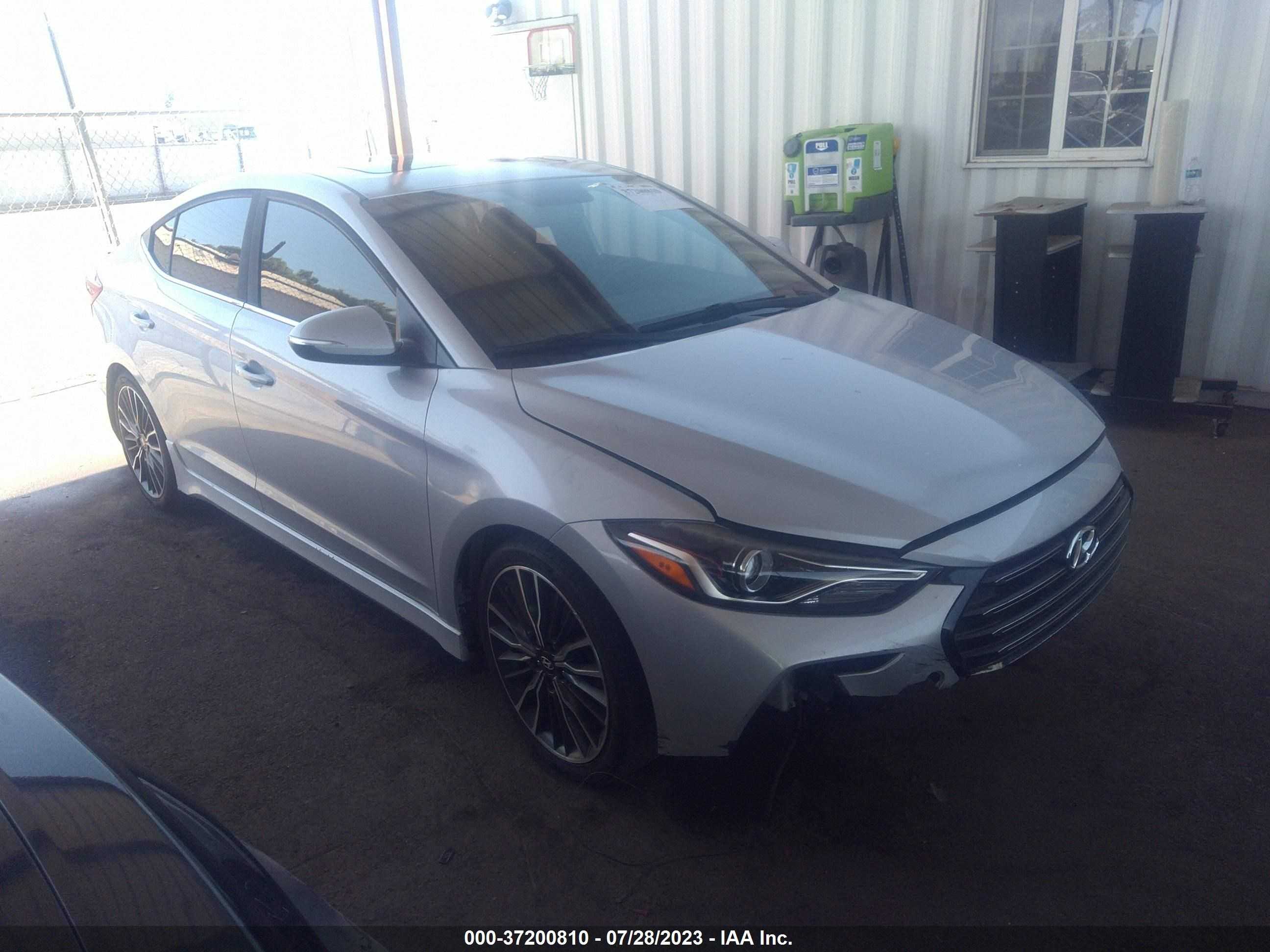 HYUNDAI ELANTRA 2018 kmhd04lb5ju588294