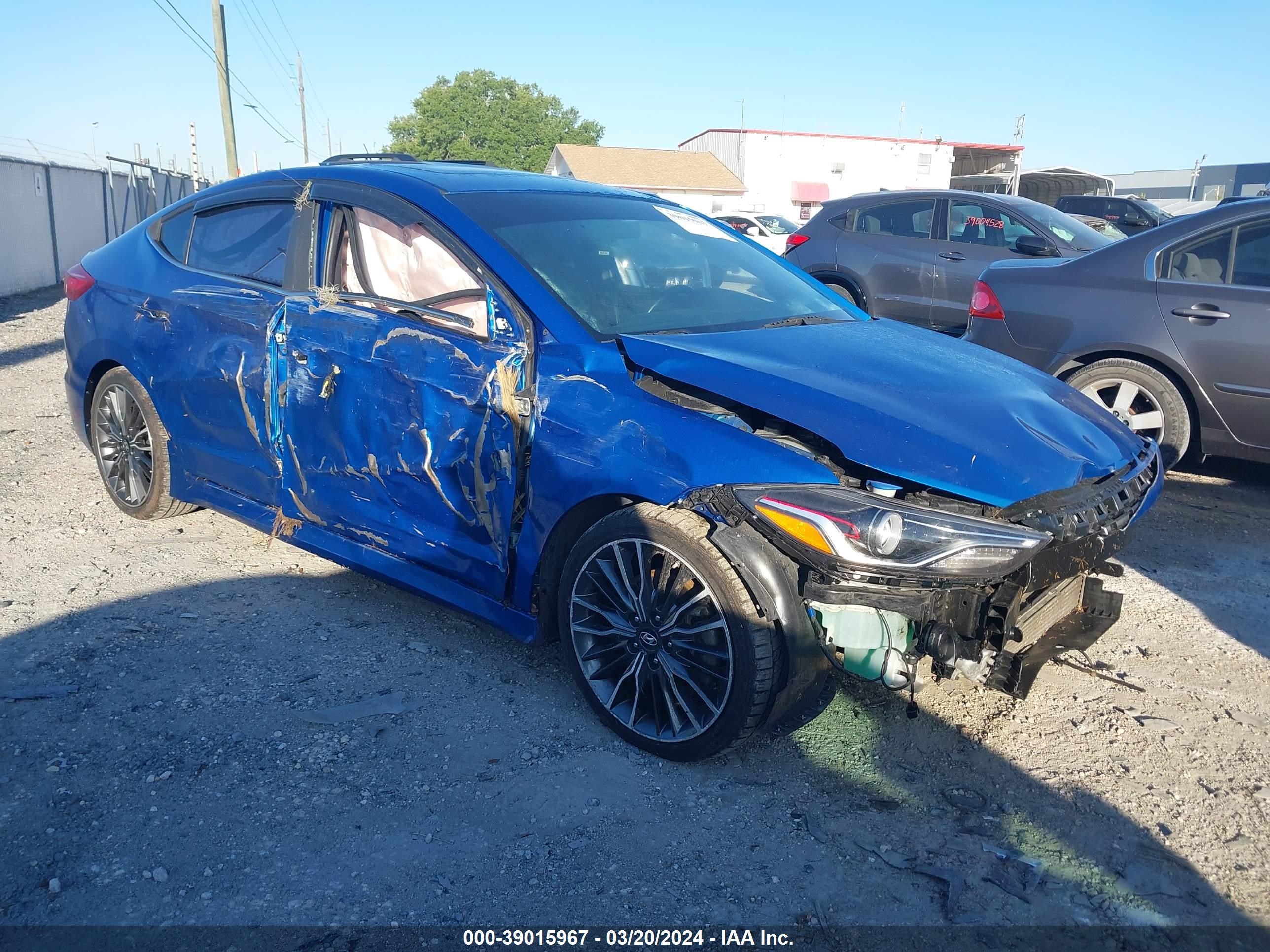 HYUNDAI ELANTRA 2018 kmhd04lb6ju637230