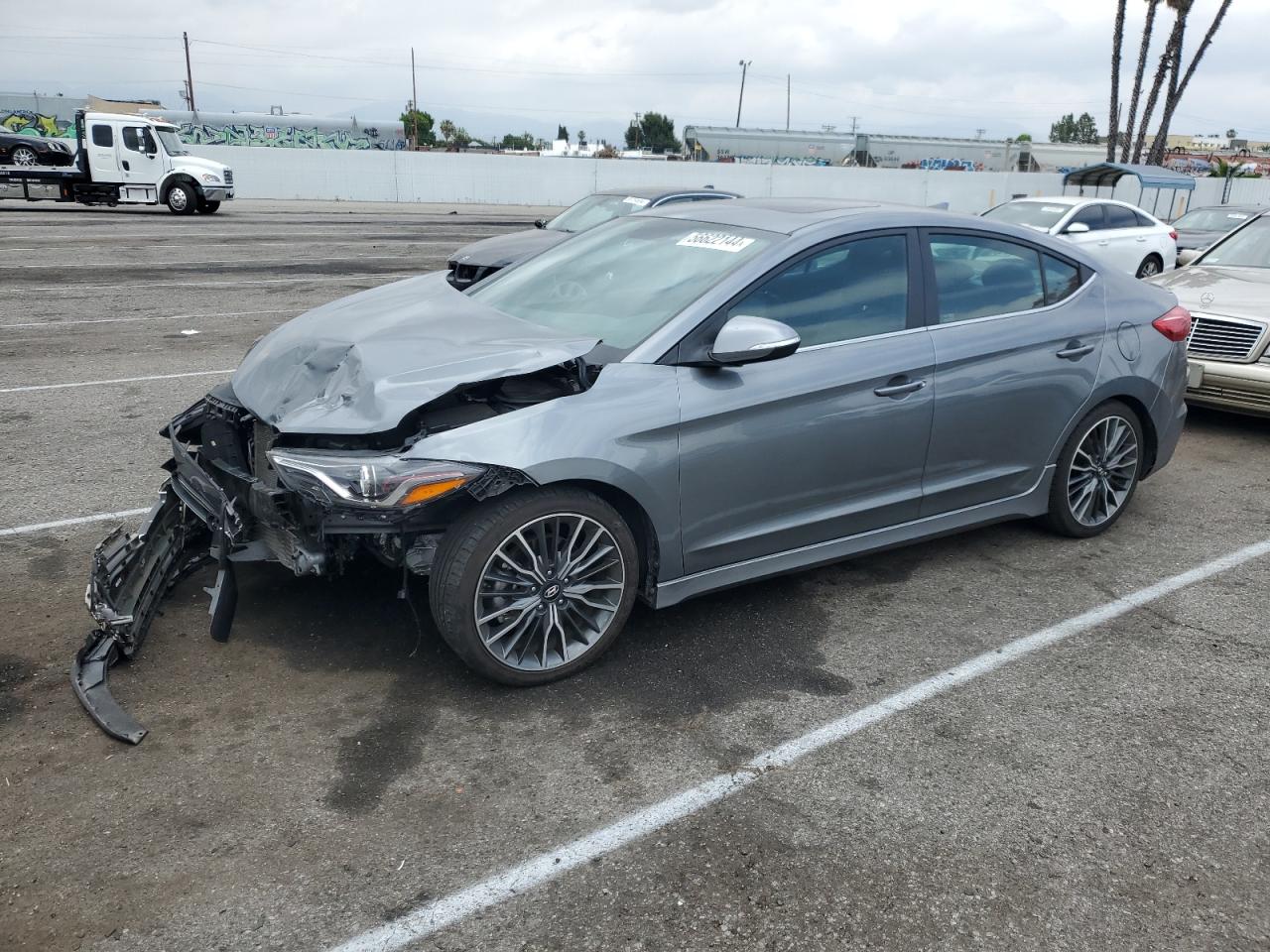 HYUNDAI ELANTRA 2018 kmhd04lb8ju525464