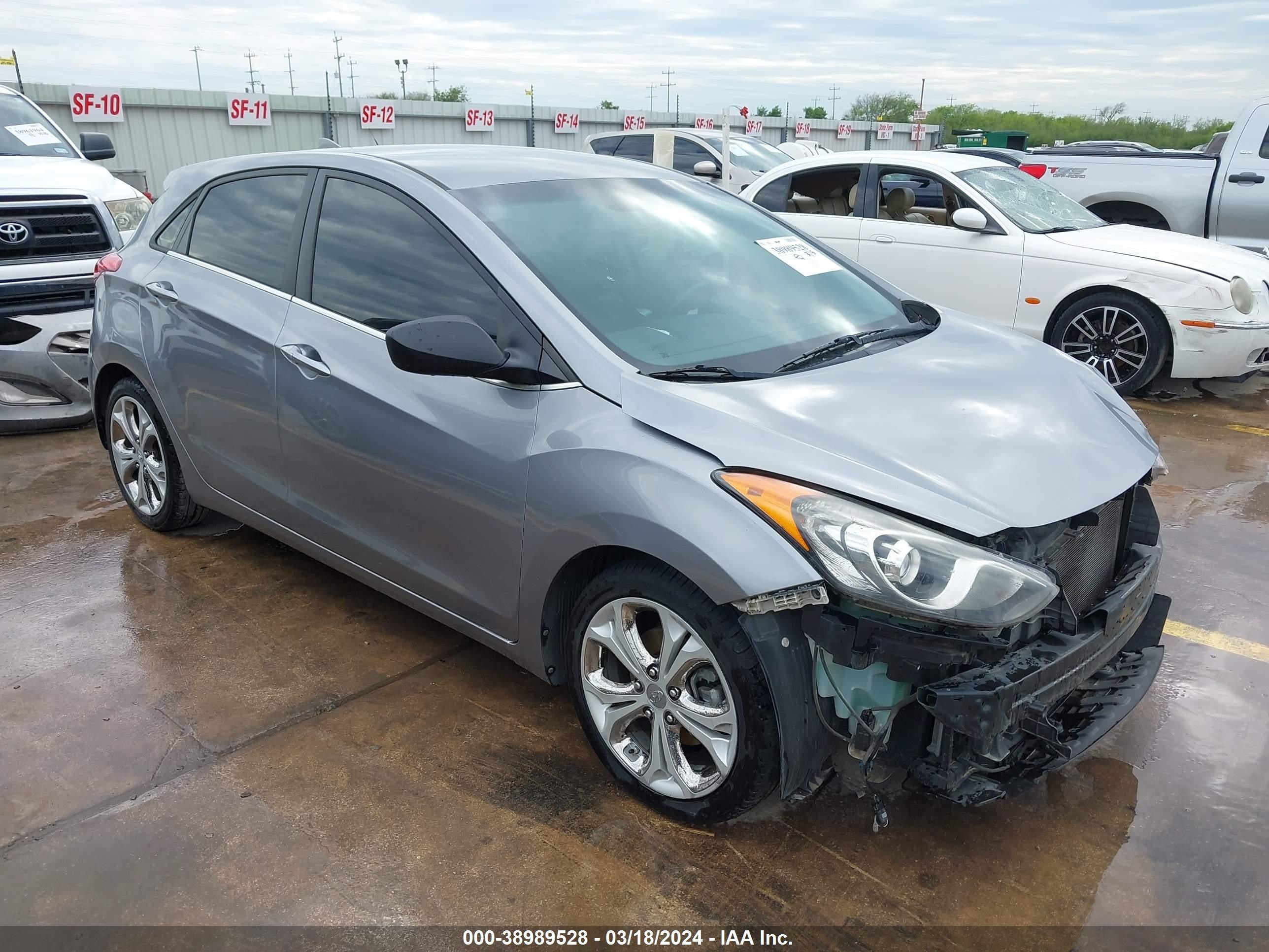 HYUNDAI ELANTRA 2013 kmhd35le2du077685