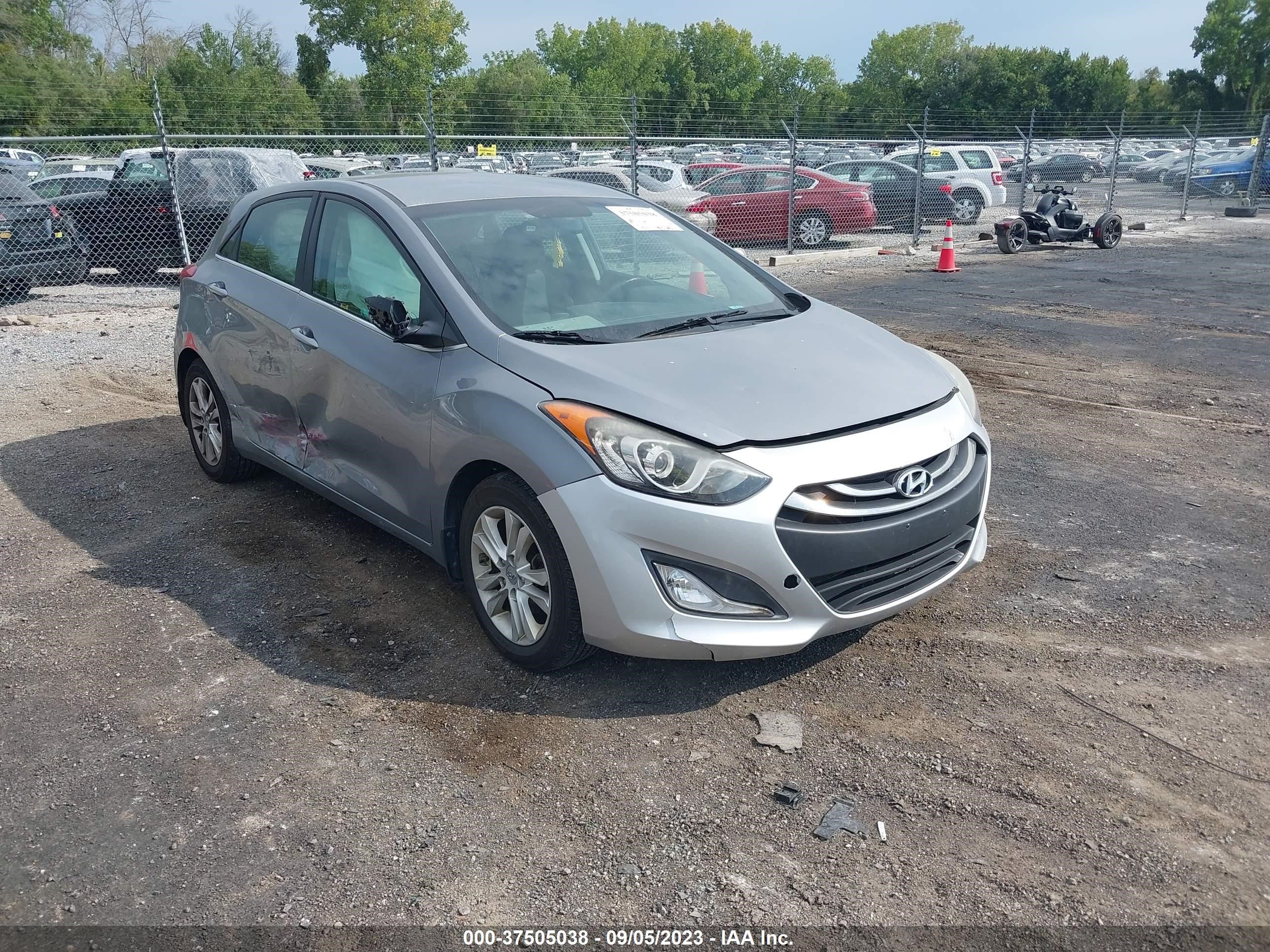 HYUNDAI ELANTRA 2013 kmhd35le4du146800