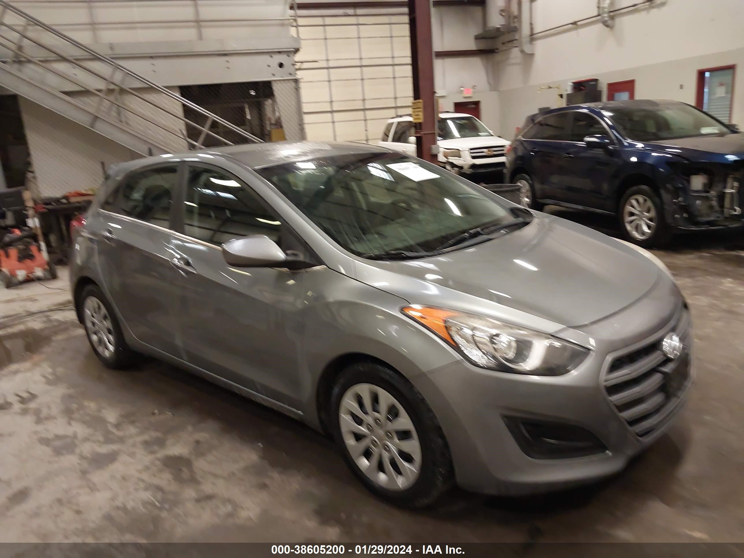 HYUNDAI ELANTRA 2017 kmhd35lh2hu367280