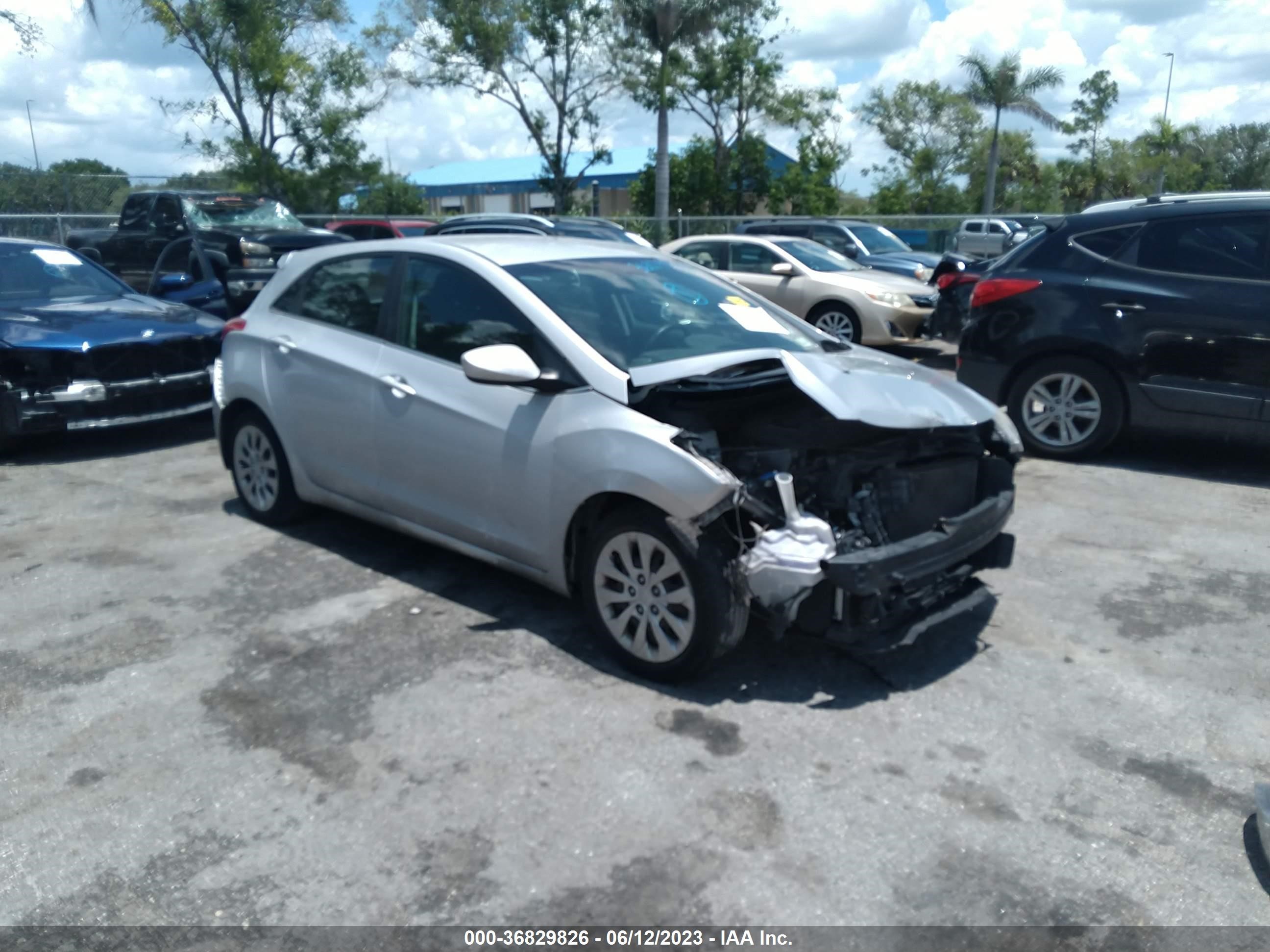 HYUNDAI ELANTRA 2017 kmhd35lh7hu369123