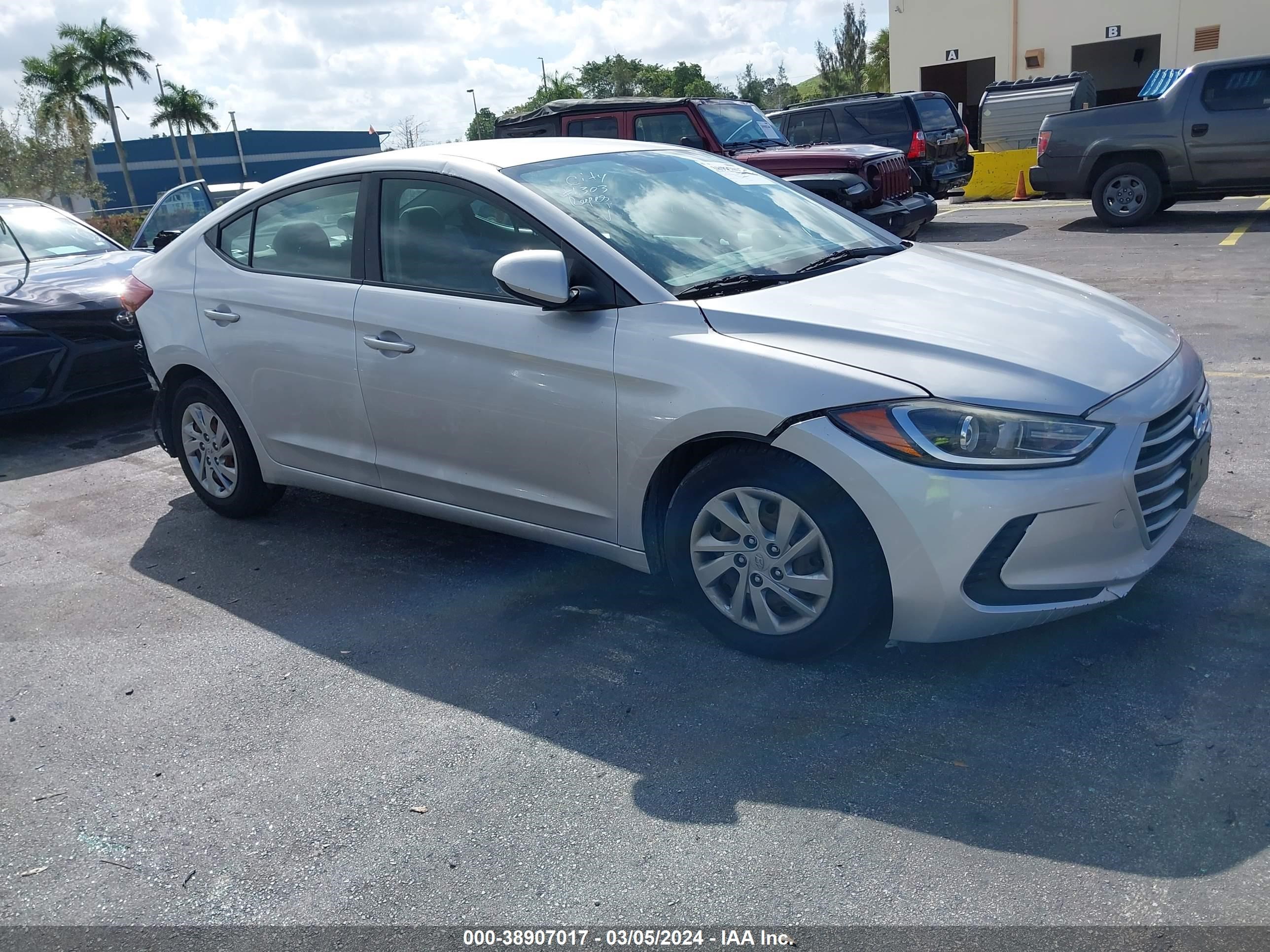 HYUNDAI ELANTRA 2017 kmhd74lf0hu115461