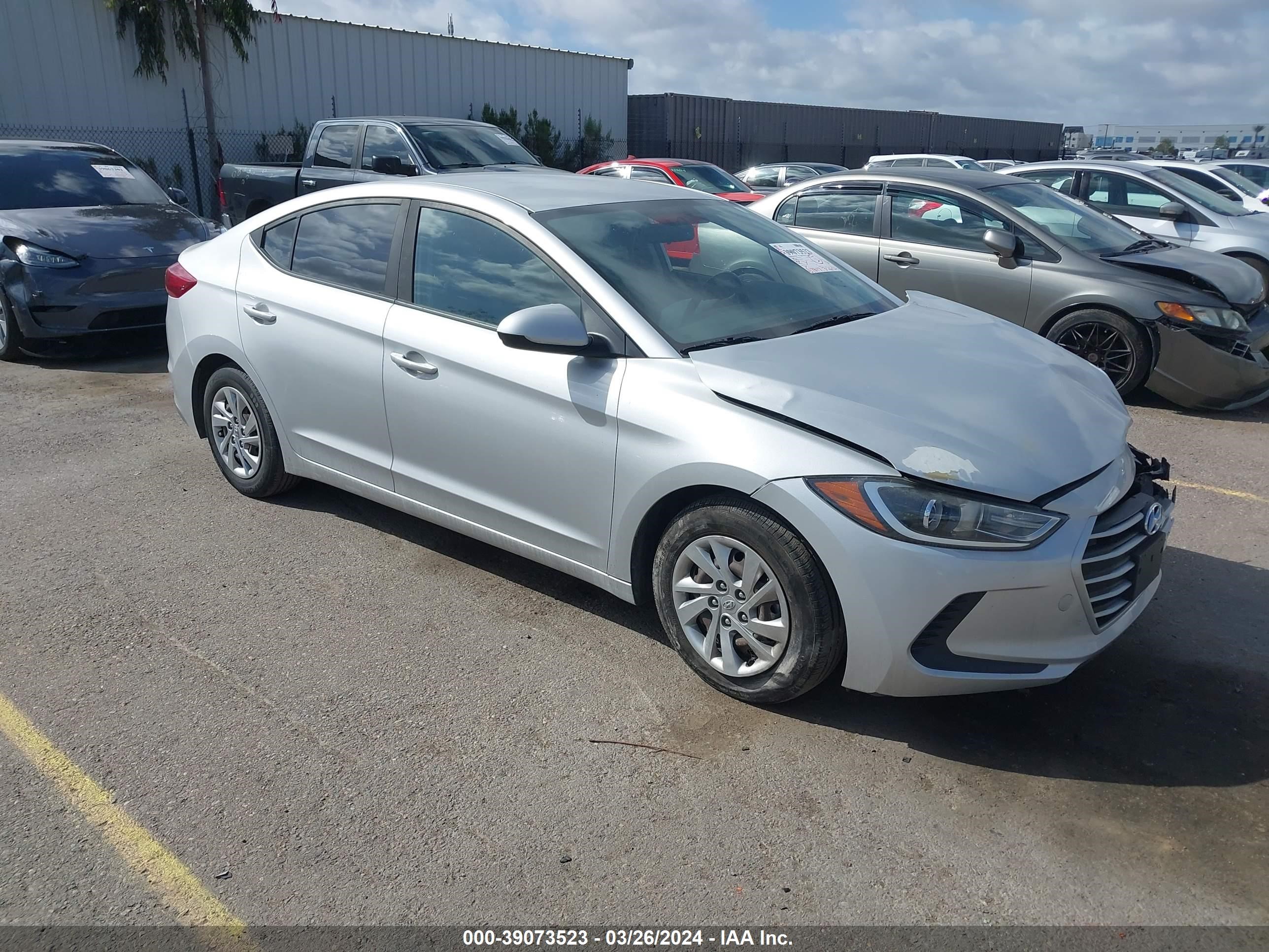 HYUNDAI ELANTRA 2018 kmhd74lf2ju679967