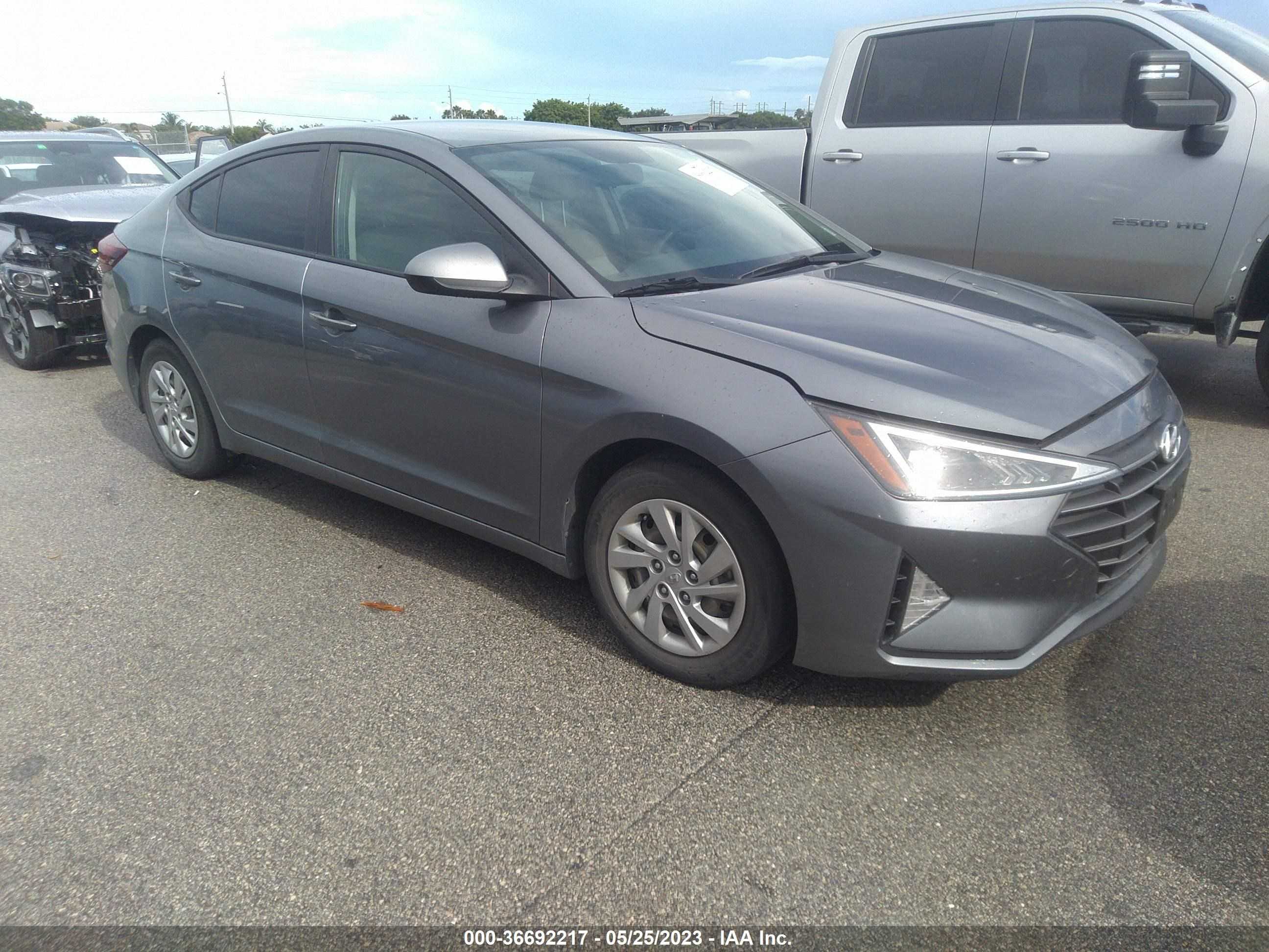 HYUNDAI ELANTRA 2019 kmhd74lf5ku823793