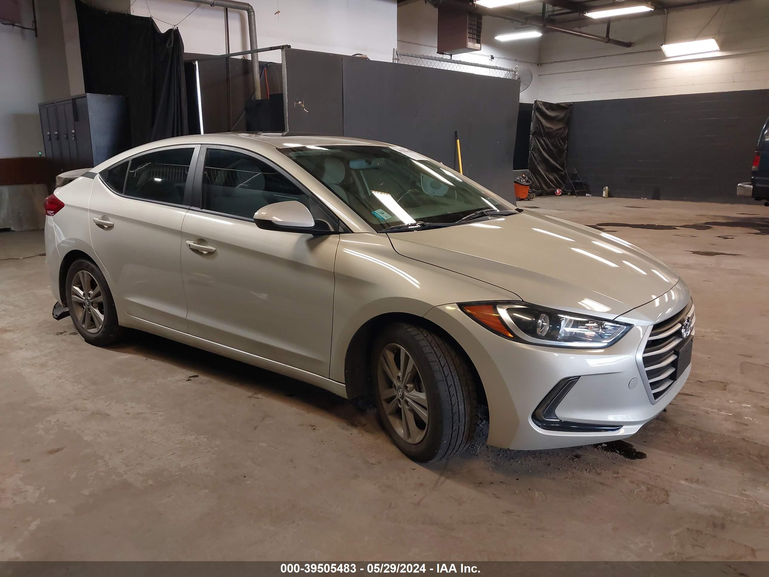 HYUNDAI ELANTRA 2018 kmhd84lf0ju638384