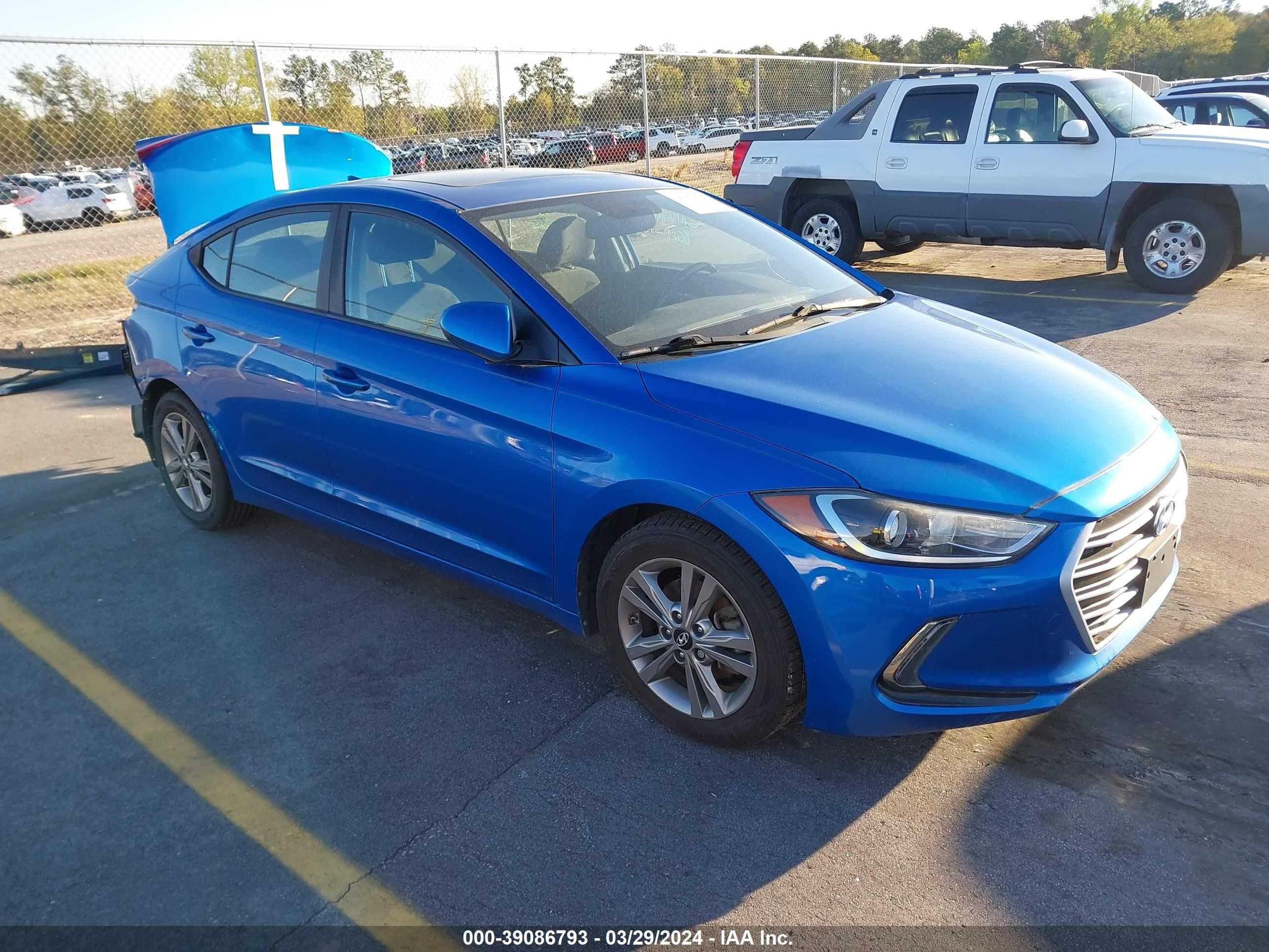 HYUNDAI ELANTRA 2017 kmhd84lf1hu369659