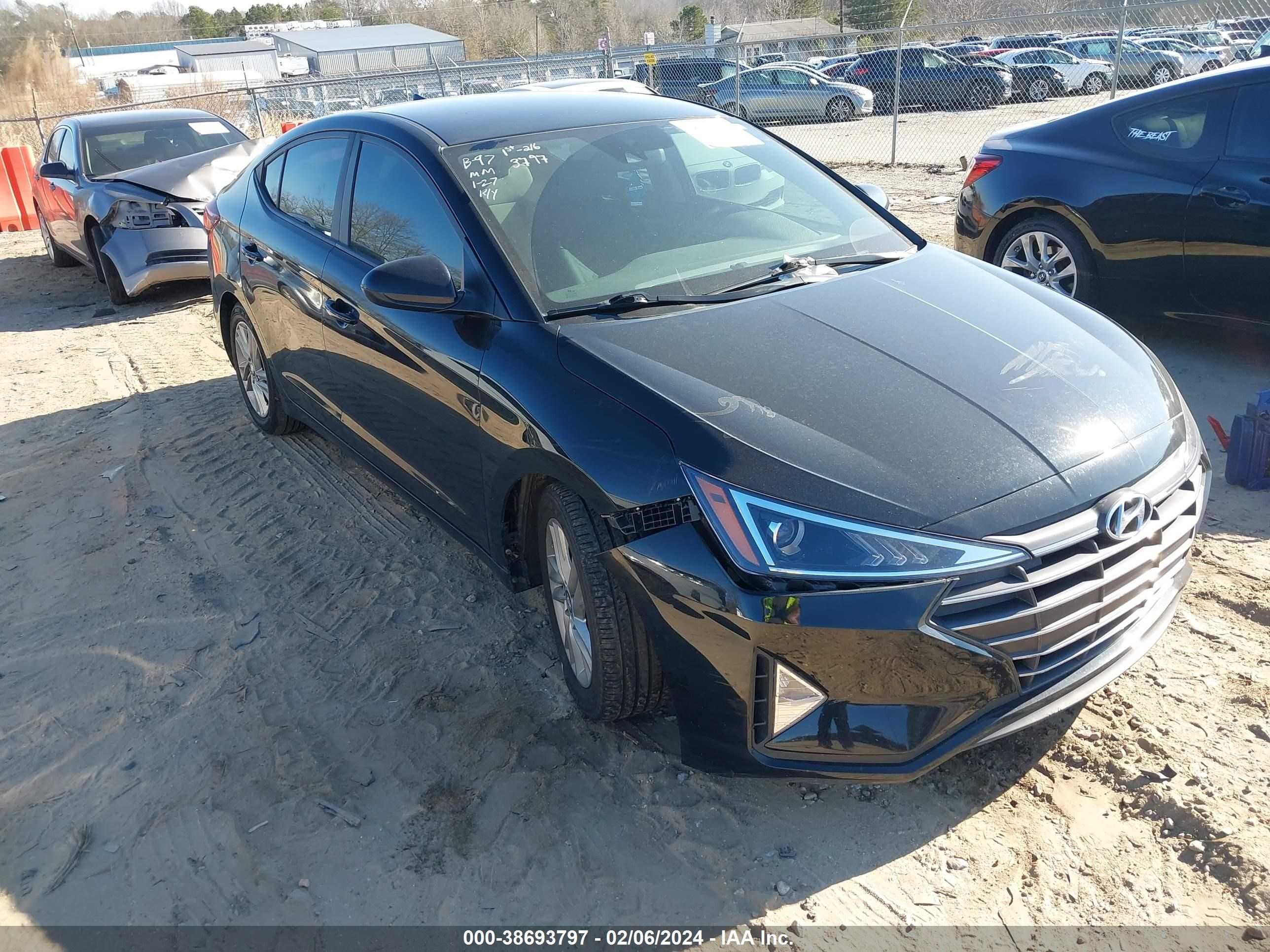 HYUNDAI ELANTRA 2019 kmhd84lf1ku844203