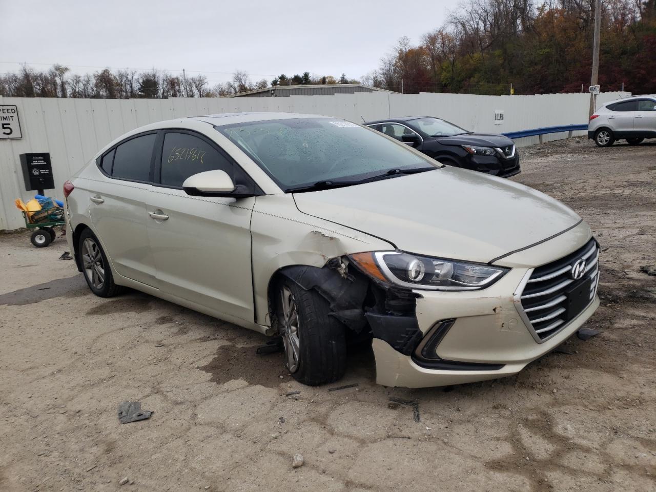 HYUNDAI ELANTRA 2017 kmhd84lf4hu237527