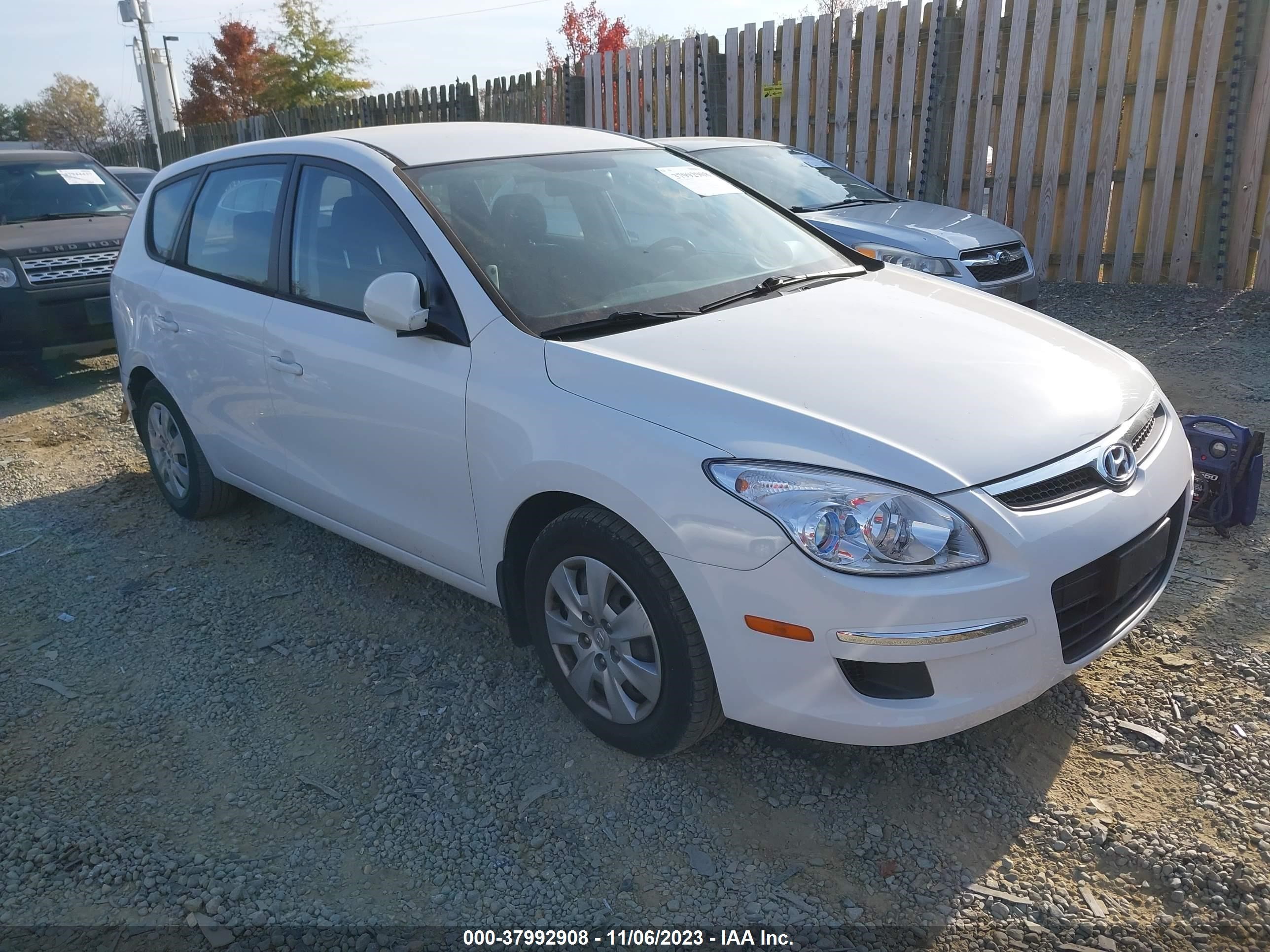 HYUNDAI ELANTRA 2011 kmhdb8ae5bu119433