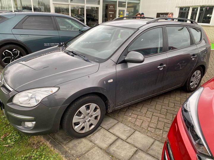 HYUNDAI I30 CW 2008 kmhdc81dp8u003395