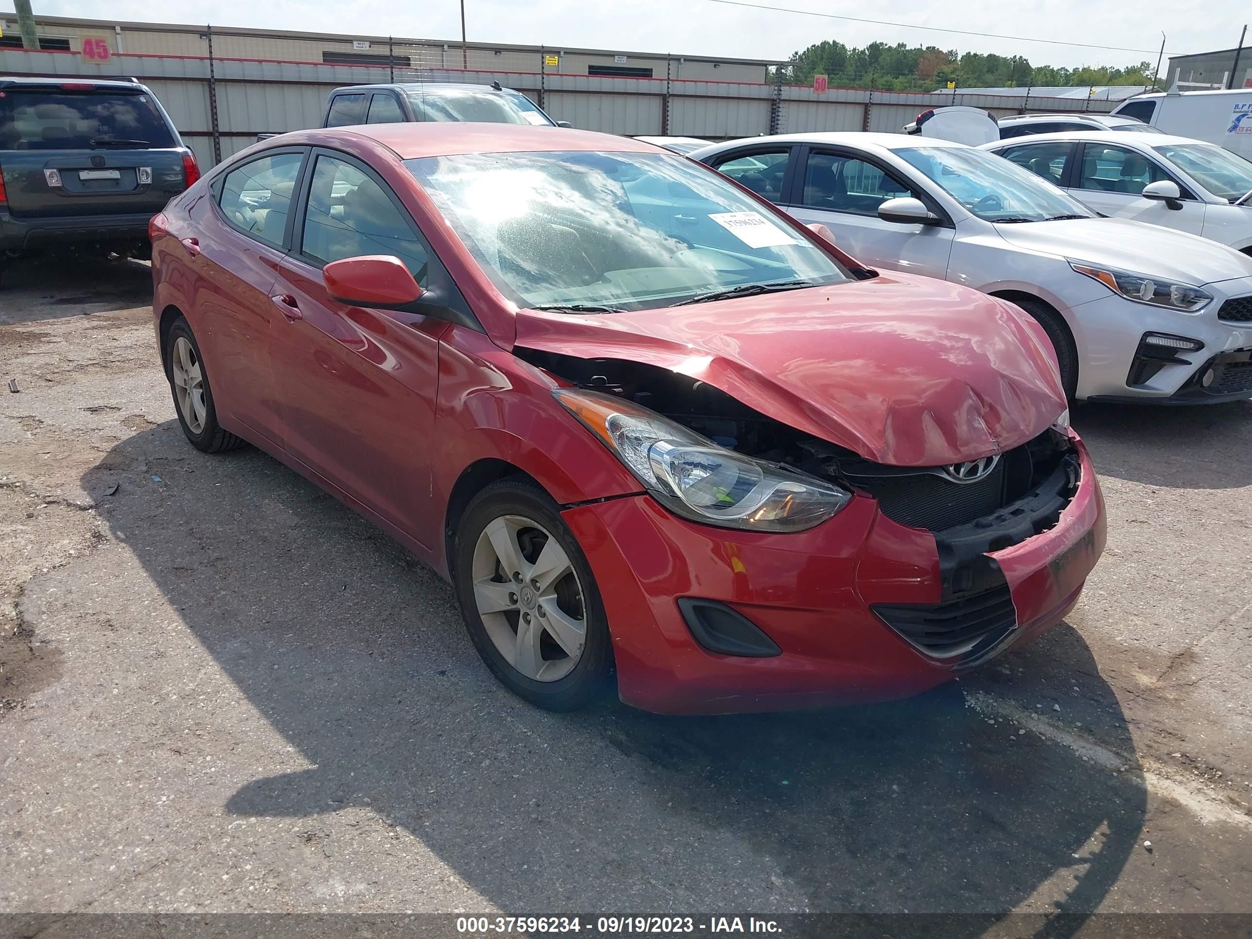 HYUNDAI ELANTRA 2011 kmhdh4ae0bu132503