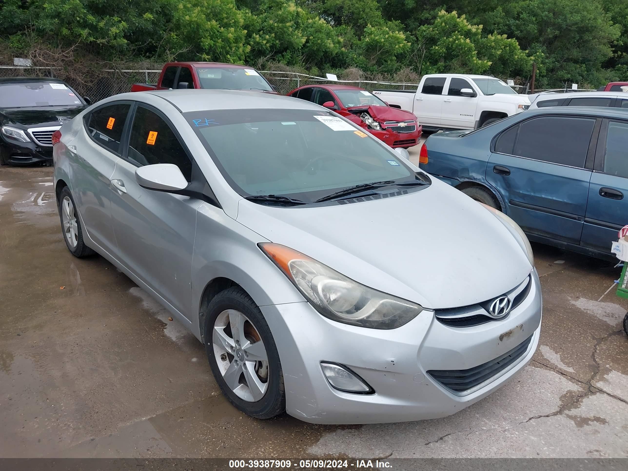 HYUNDAI ELANTRA 2013 kmhdh4ae0du001333