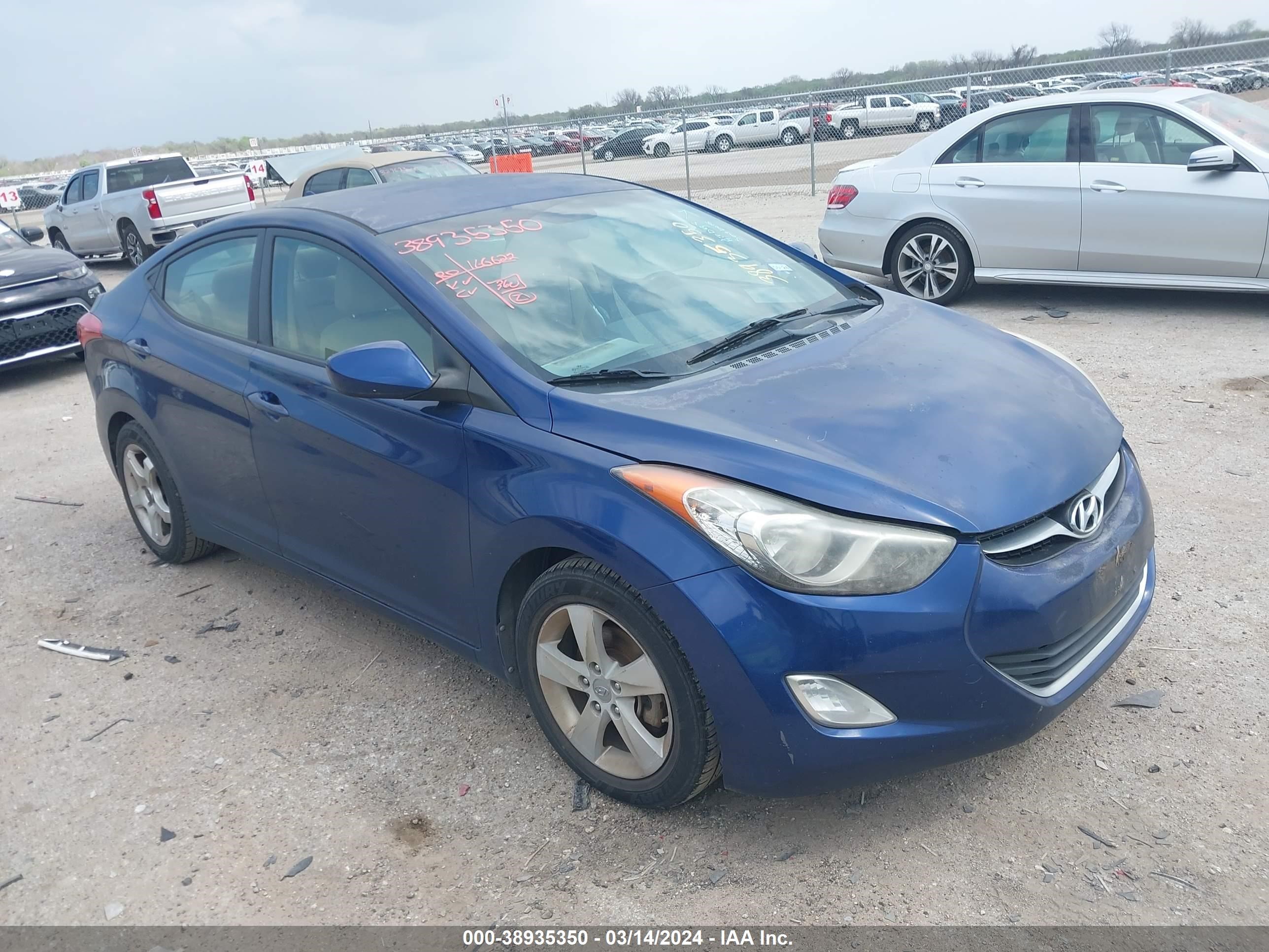 HYUNDAI ELANTRA 2013 kmhdh4ae0du812050