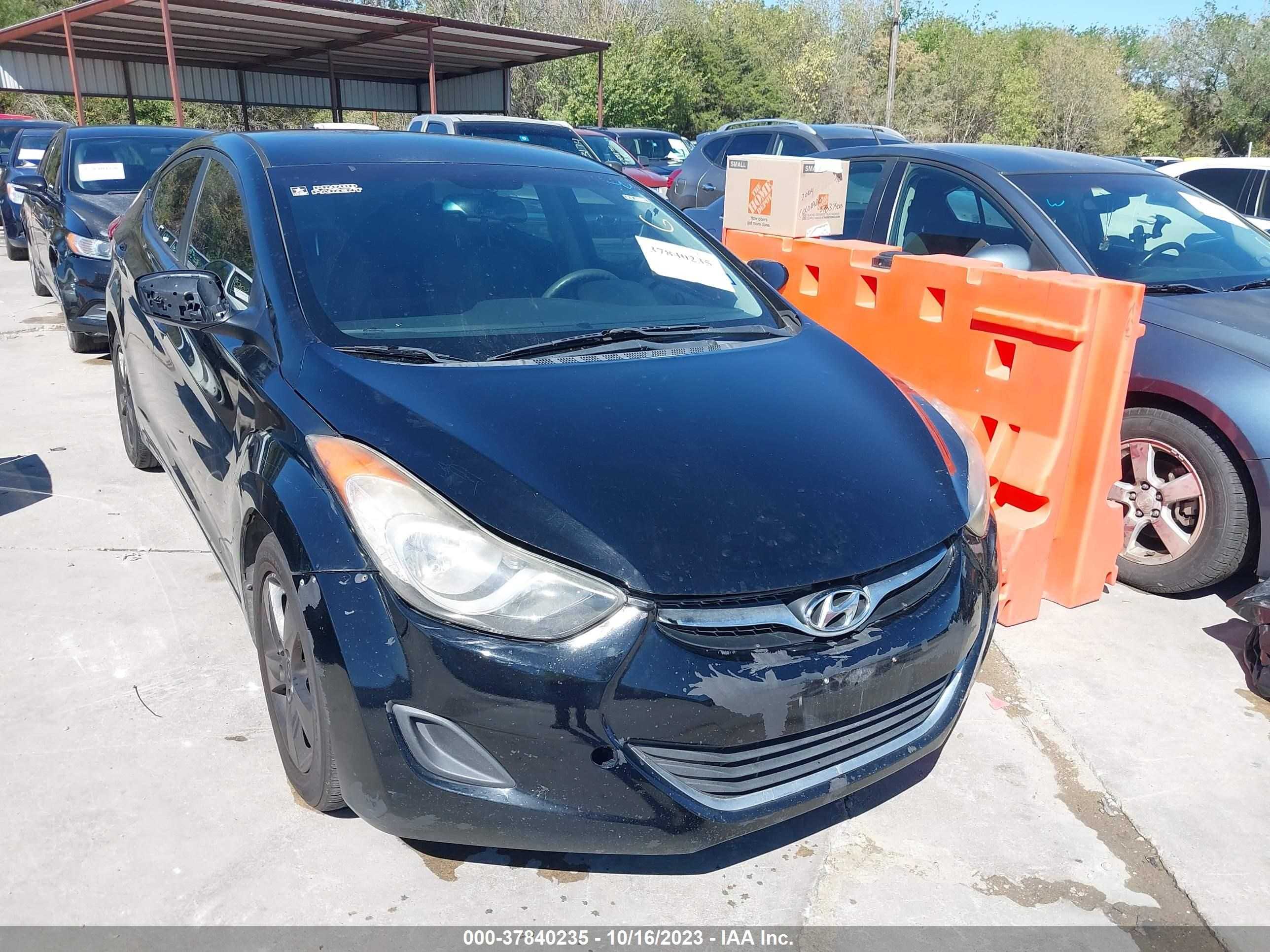 HYUNDAI ELANTRA 2011 kmhdh4ae1bu083182