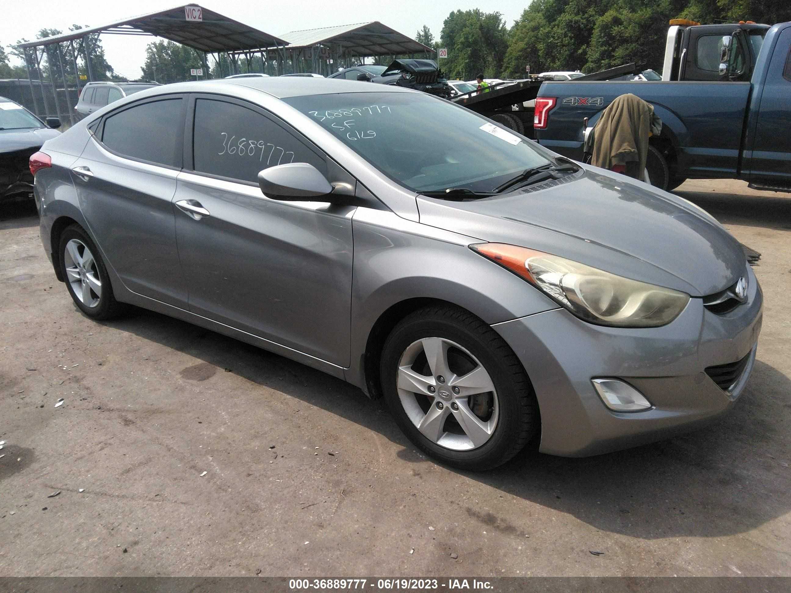 HYUNDAI ELANTRA 2013 kmhdh4ae1du526725