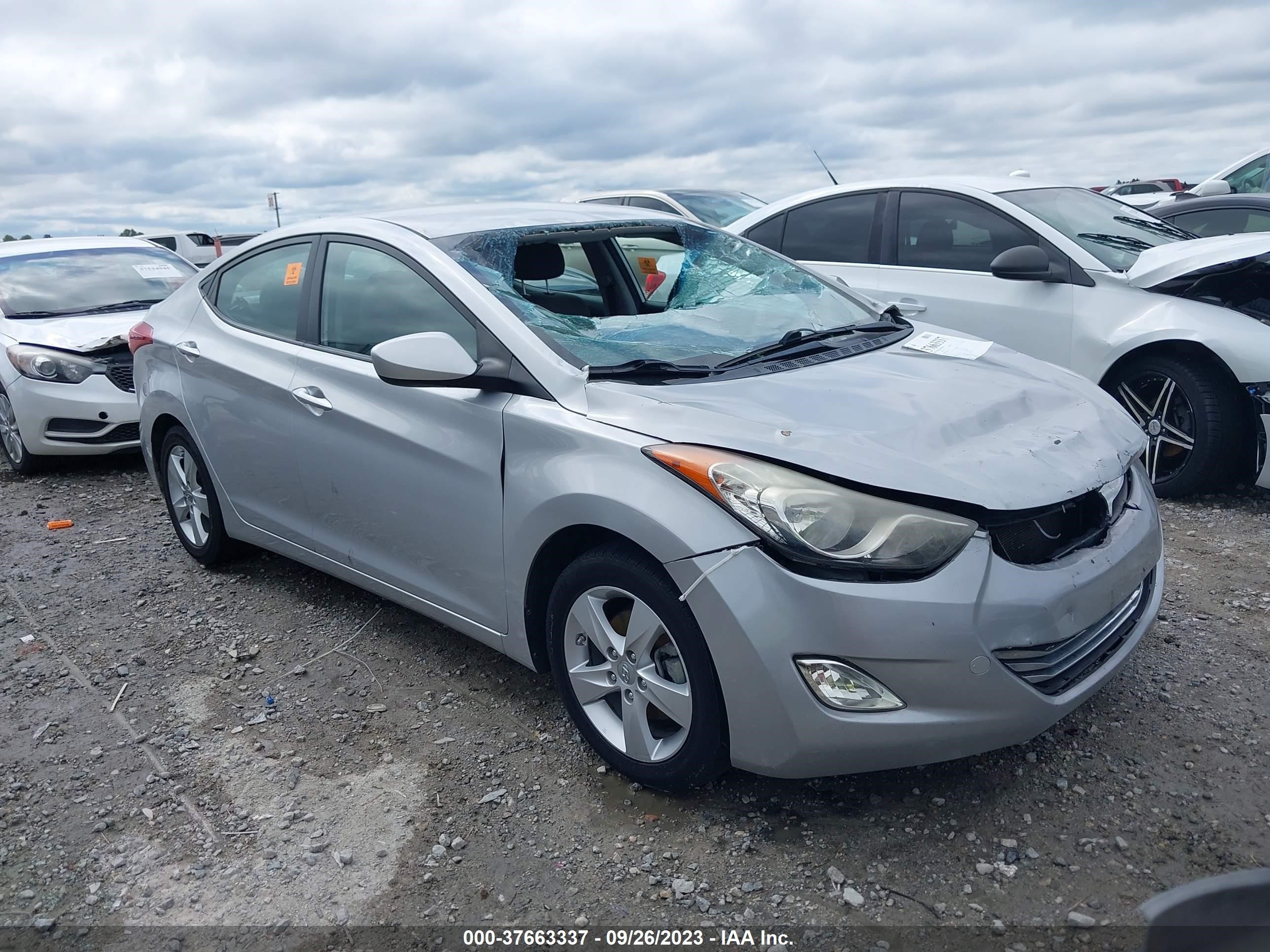 HYUNDAI ELANTRA 2013 kmhdh4ae2du499230