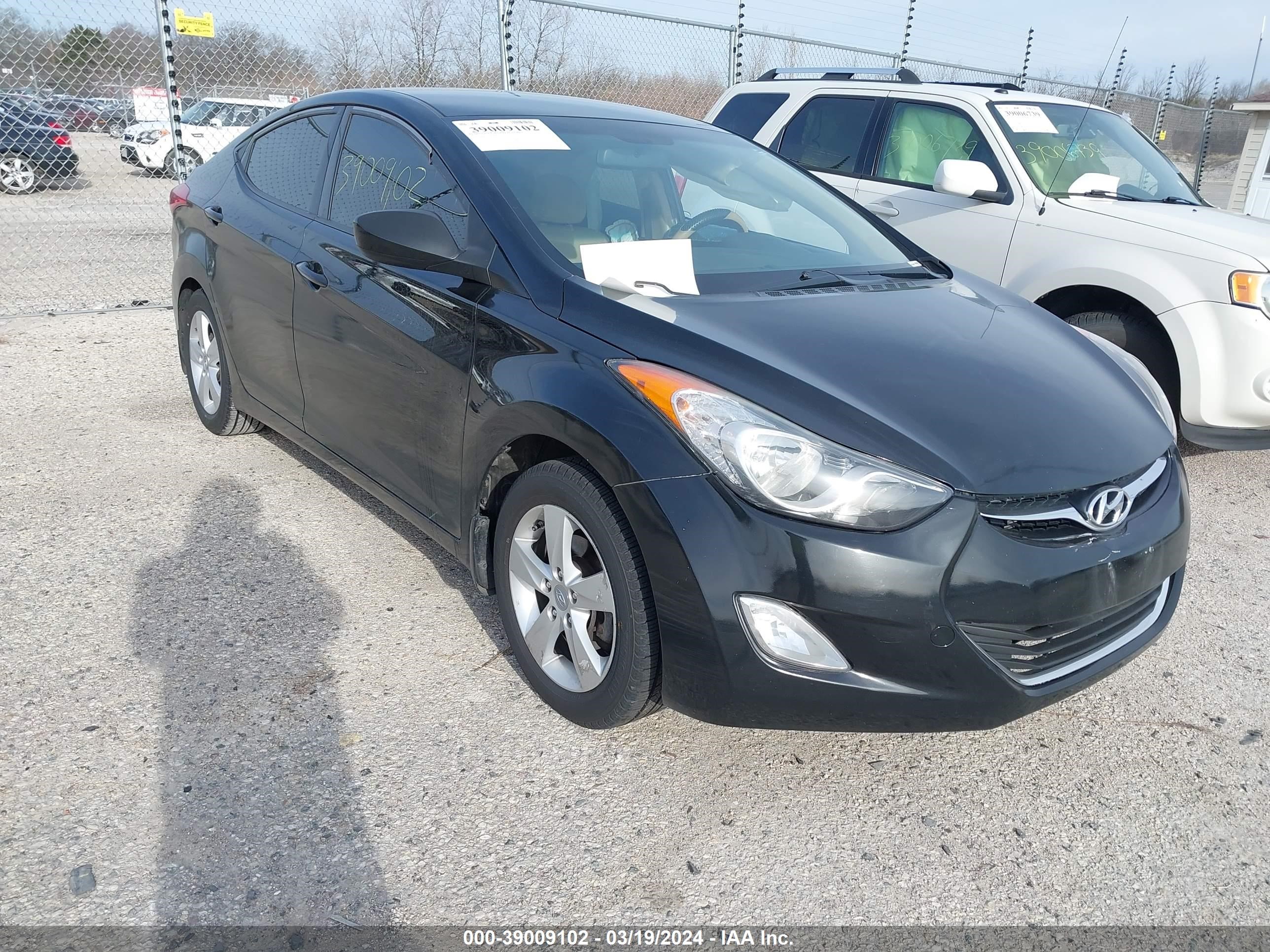 HYUNDAI ELANTRA 2013 kmhdh4ae2du628664