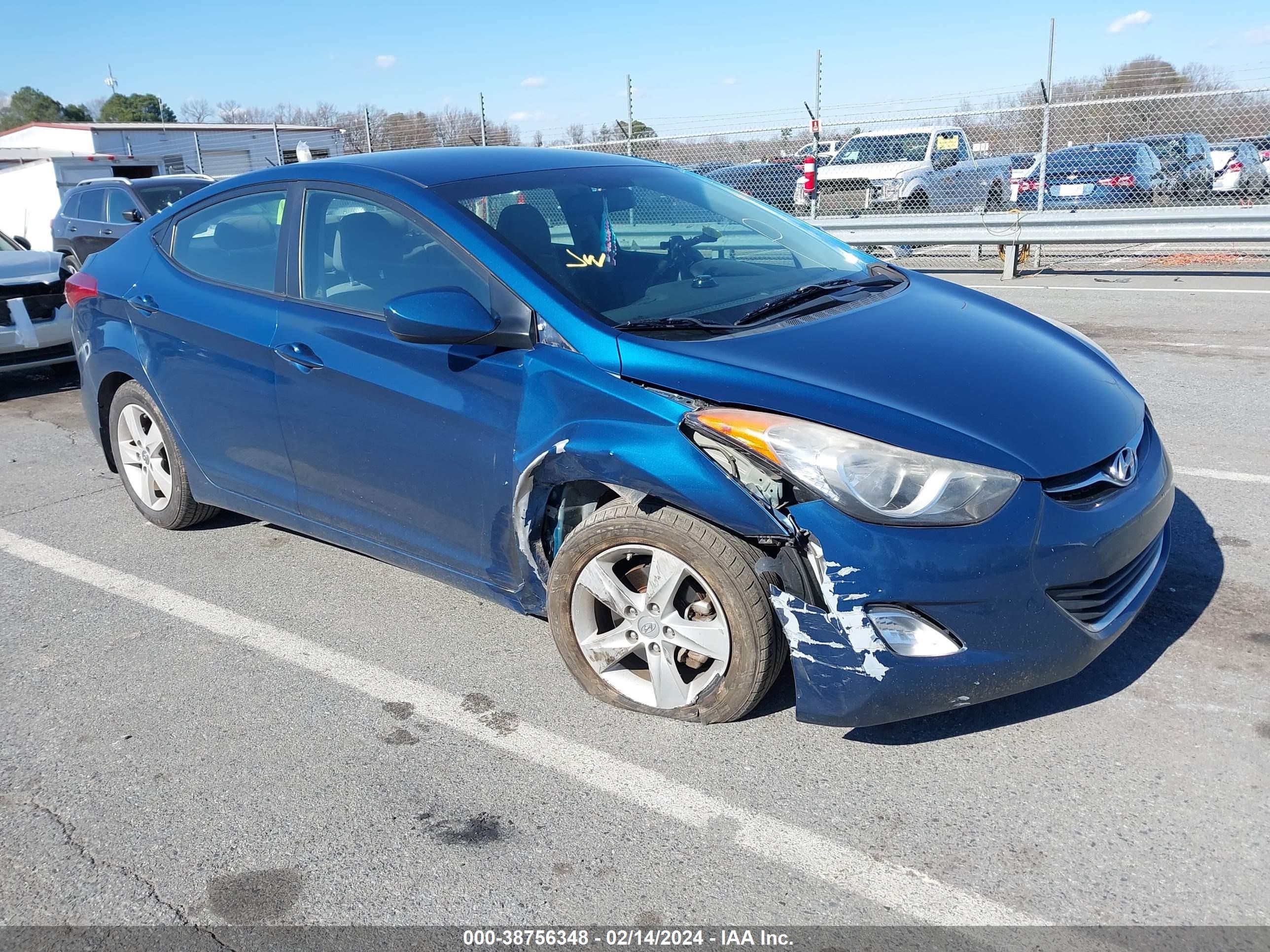 HYUNDAI ELANTRA 2013 kmhdh4ae2du947613