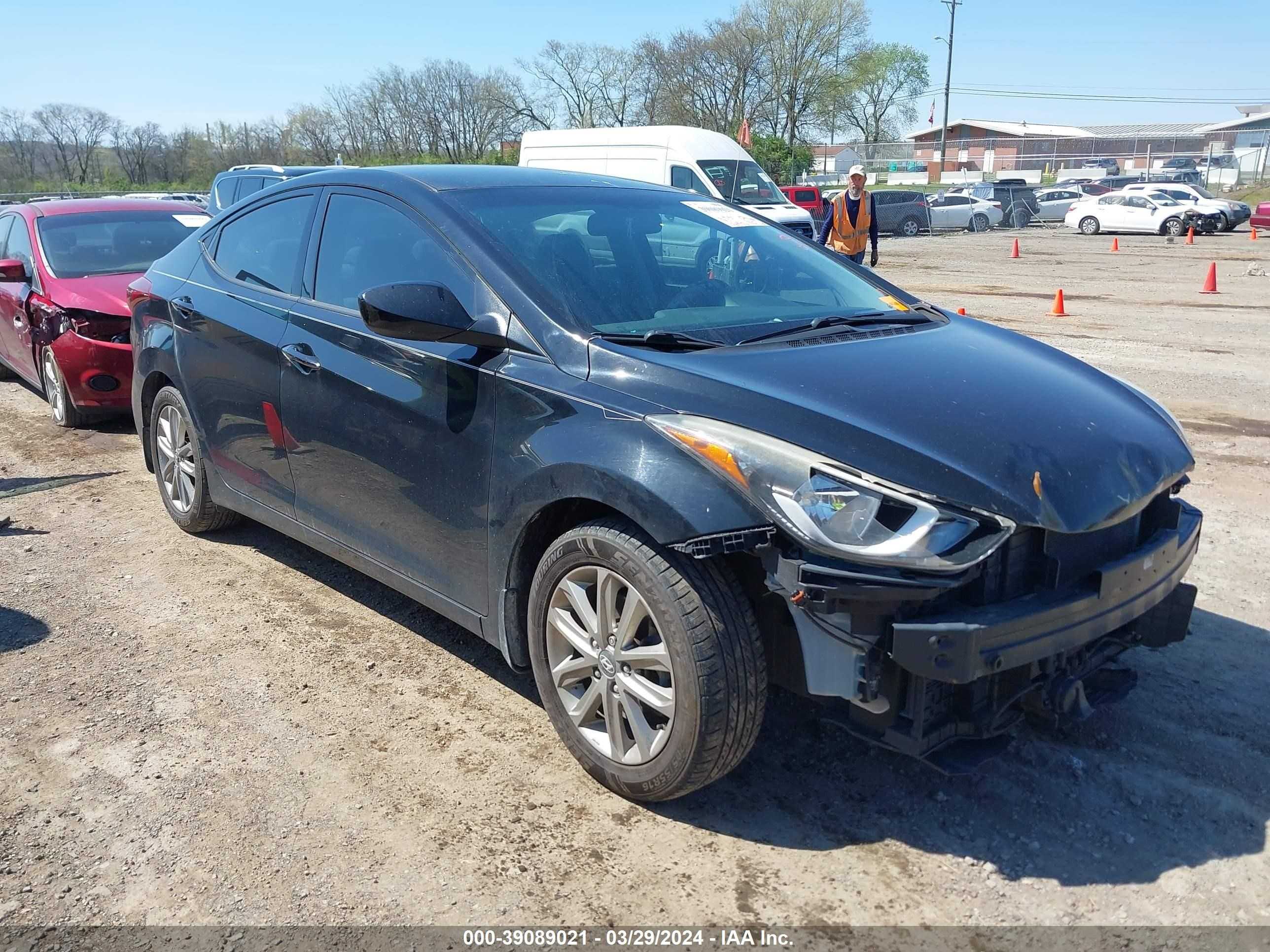 HYUNDAI ELANTRA 2016 kmhdh4ae2gu541710