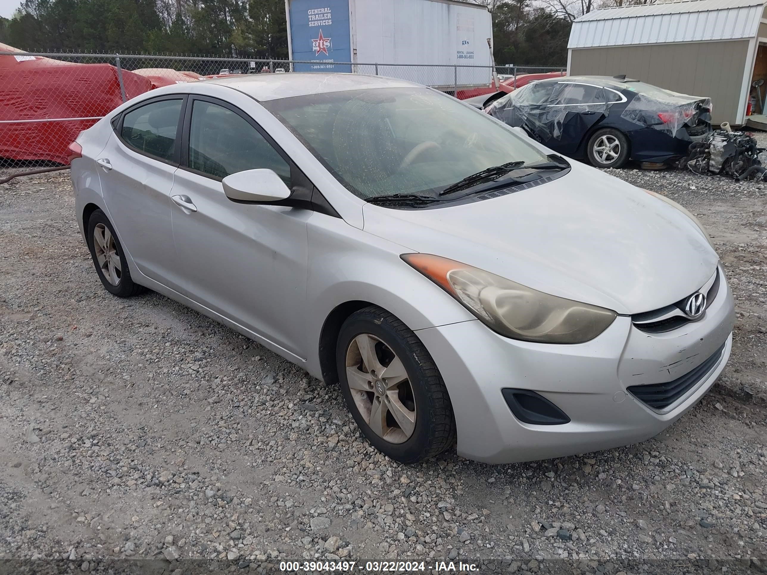 HYUNDAI ELANTRA 2011 kmhdh4ae3bu135119