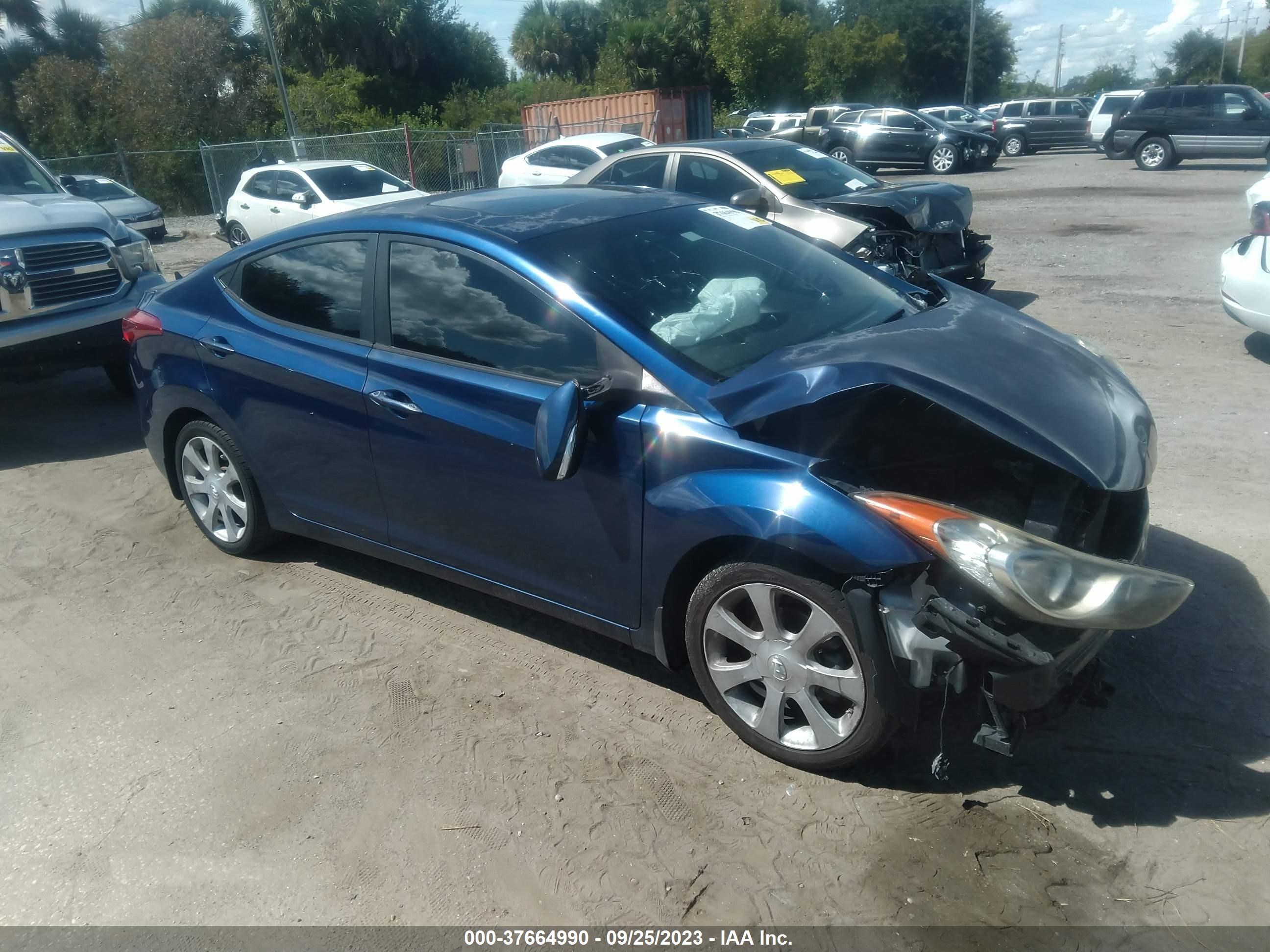 HYUNDAI ELANTRA 2013 kmhdh4ae3du835662