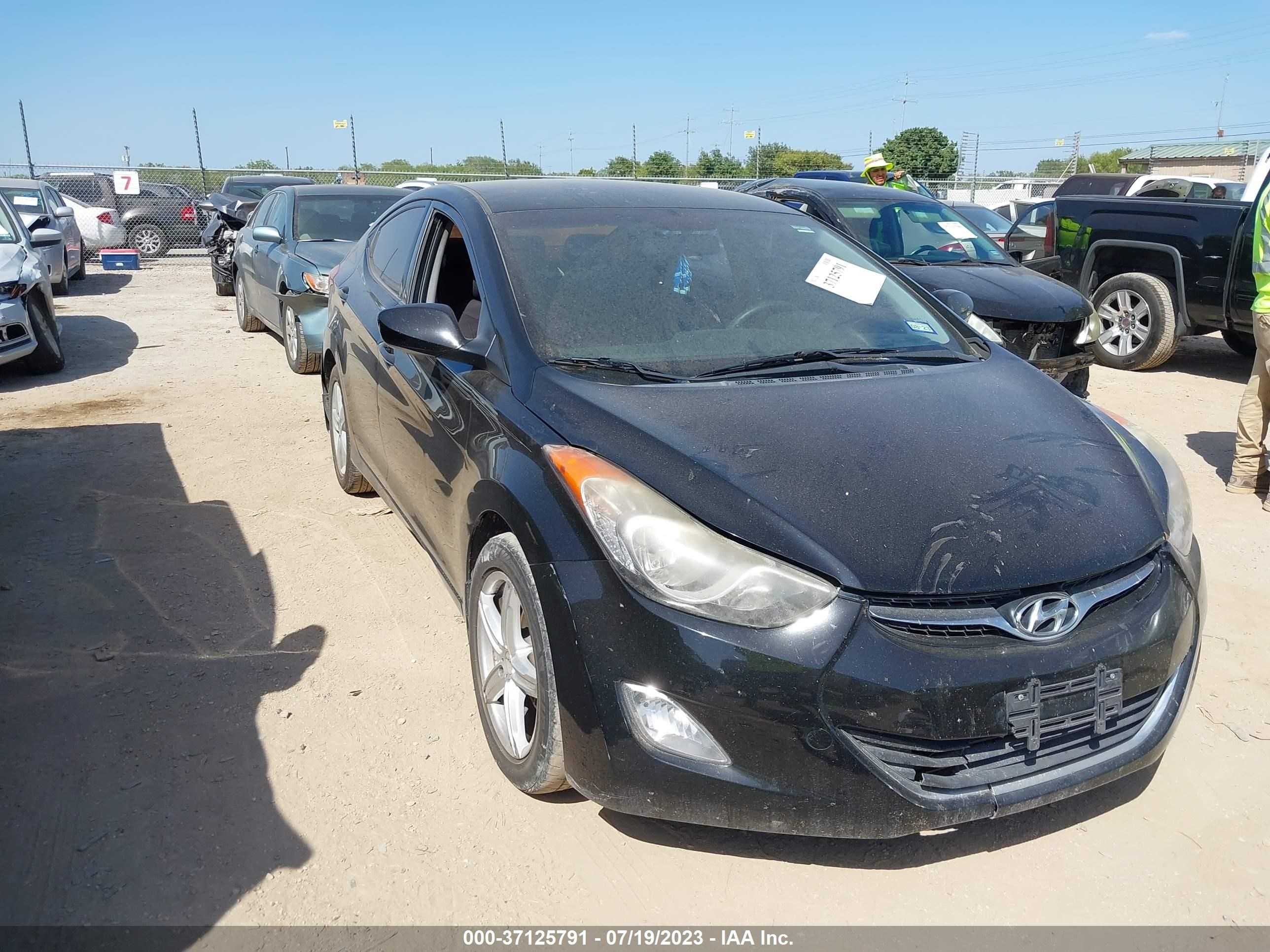 HYUNDAI ELANTRA 2013 kmhdh4ae3du859931