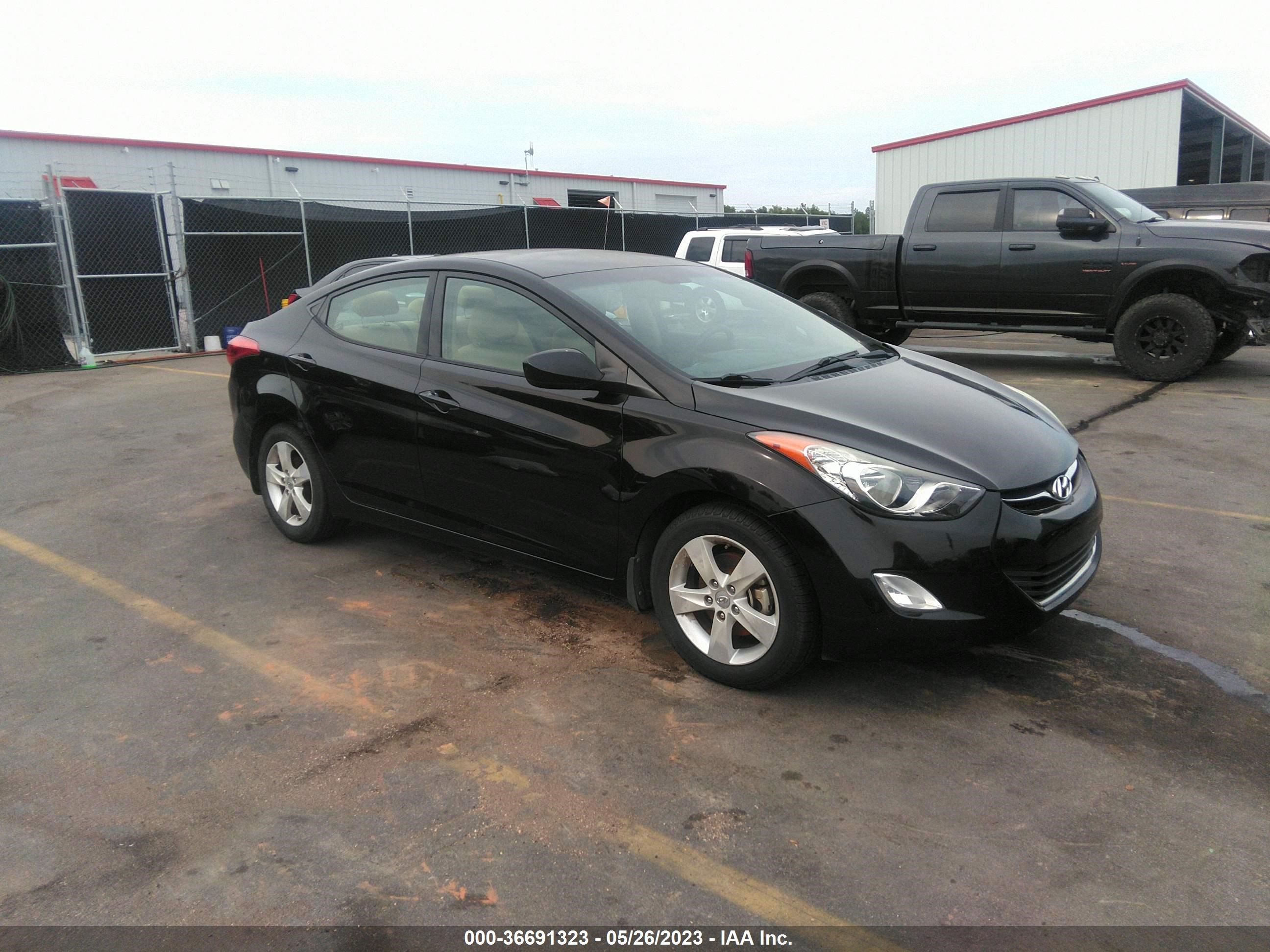 HYUNDAI ELANTRA 2013 kmhdh4ae4du666719