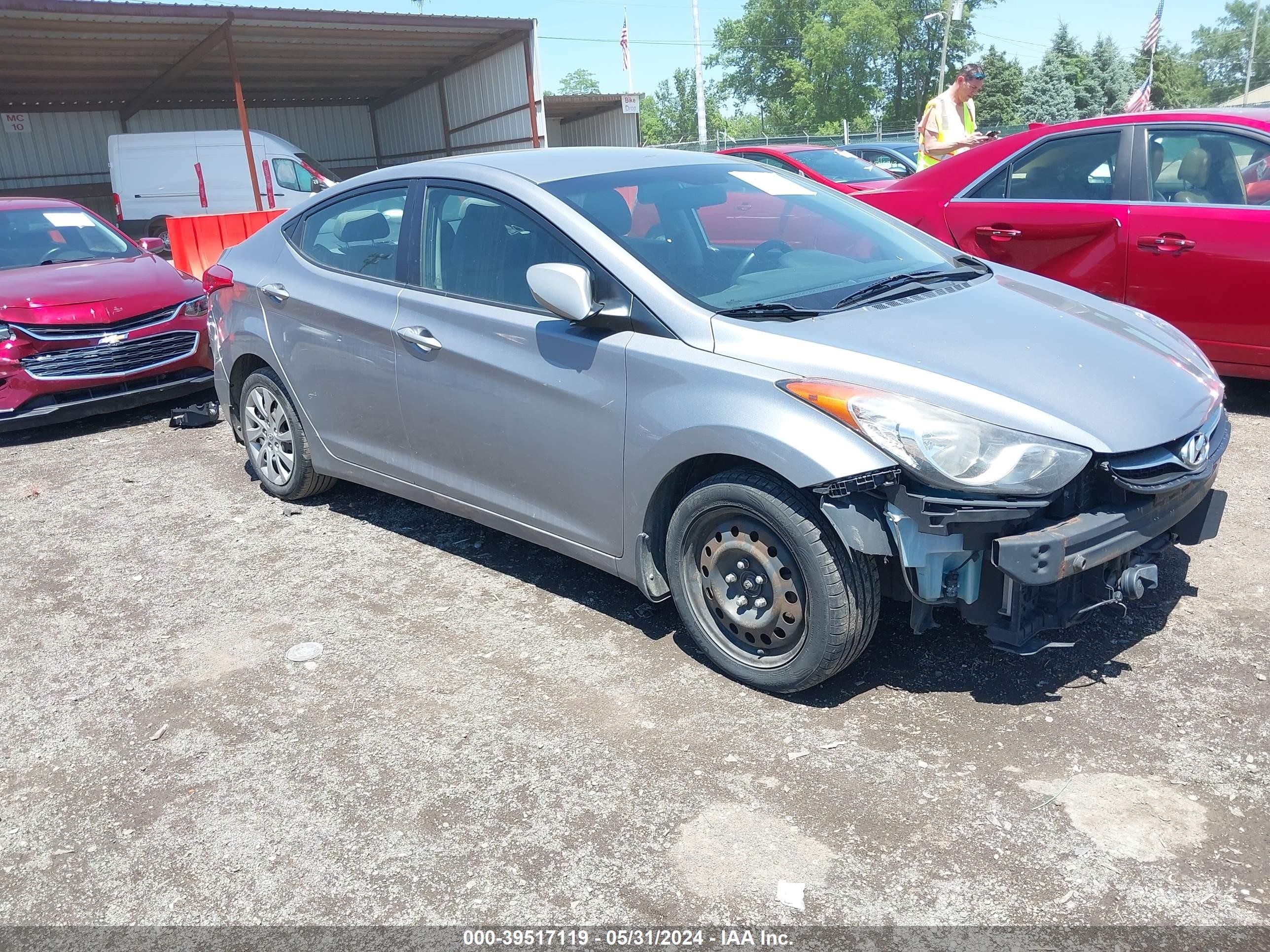 HYUNDAI ELANTRA 2013 kmhdh4ae5du596972