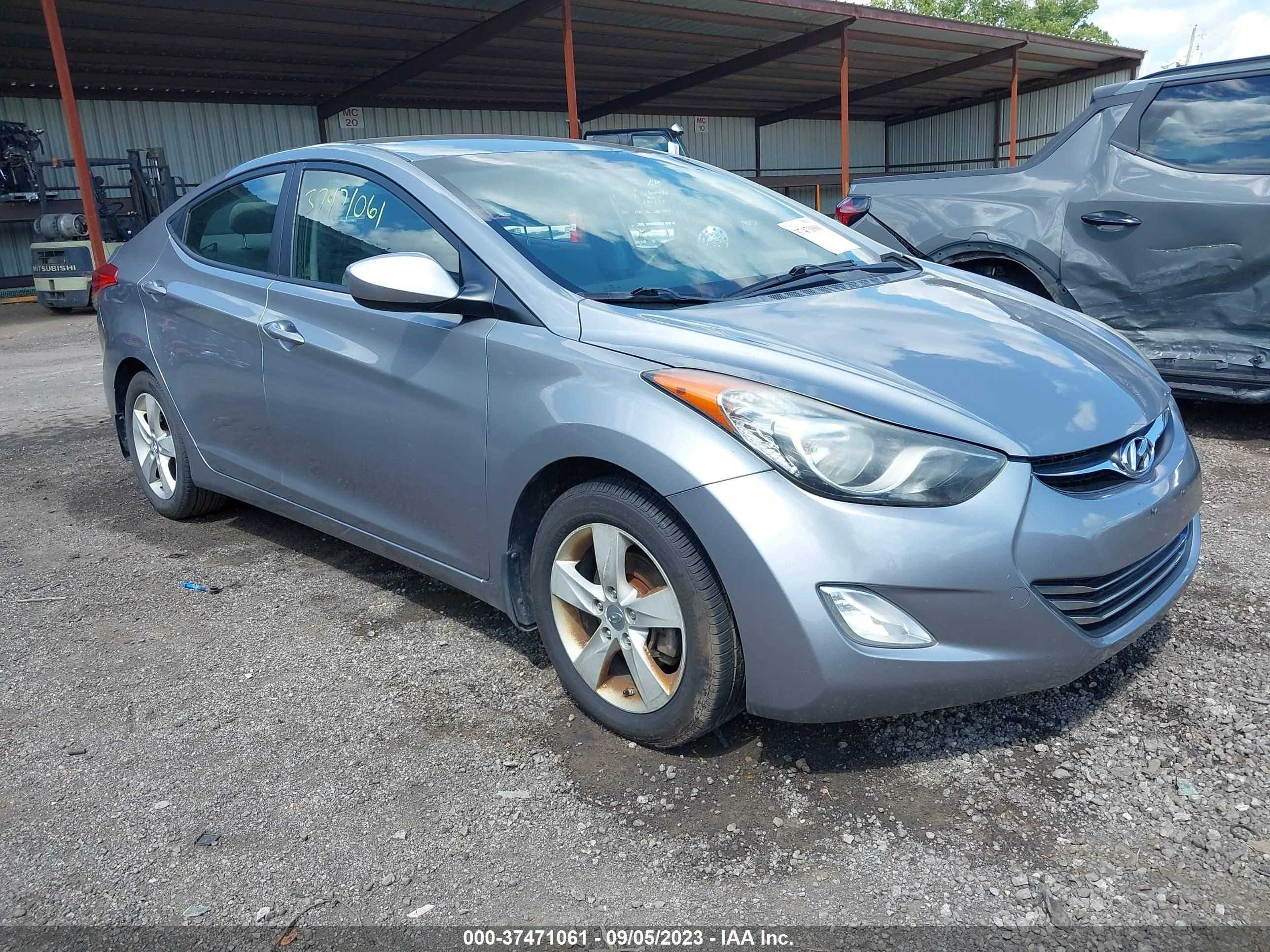 HYUNDAI ELANTRA 2013 kmhdh4ae5du804610