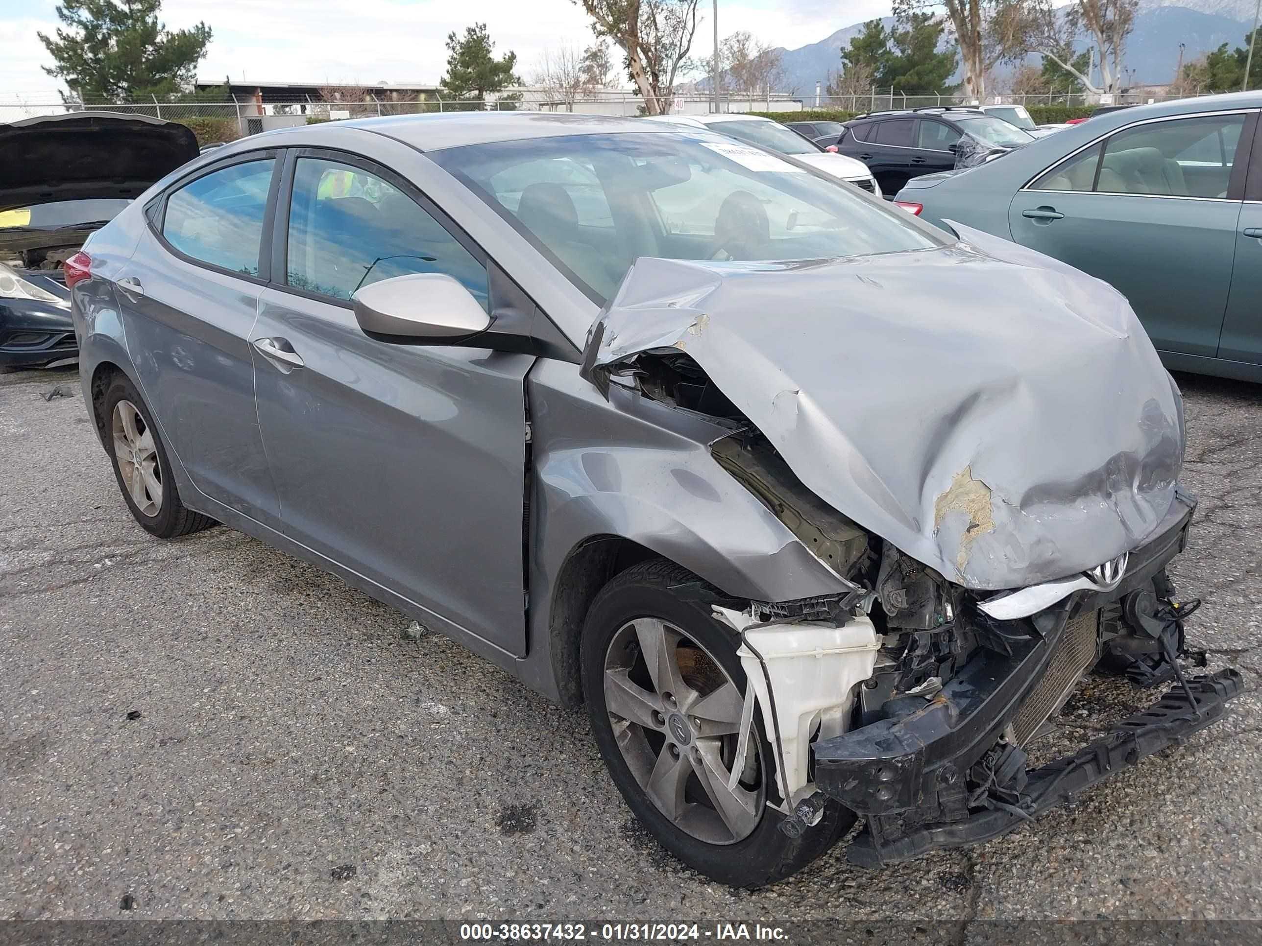 HYUNDAI ELANTRA 2013 kmhdh4ae5du825585