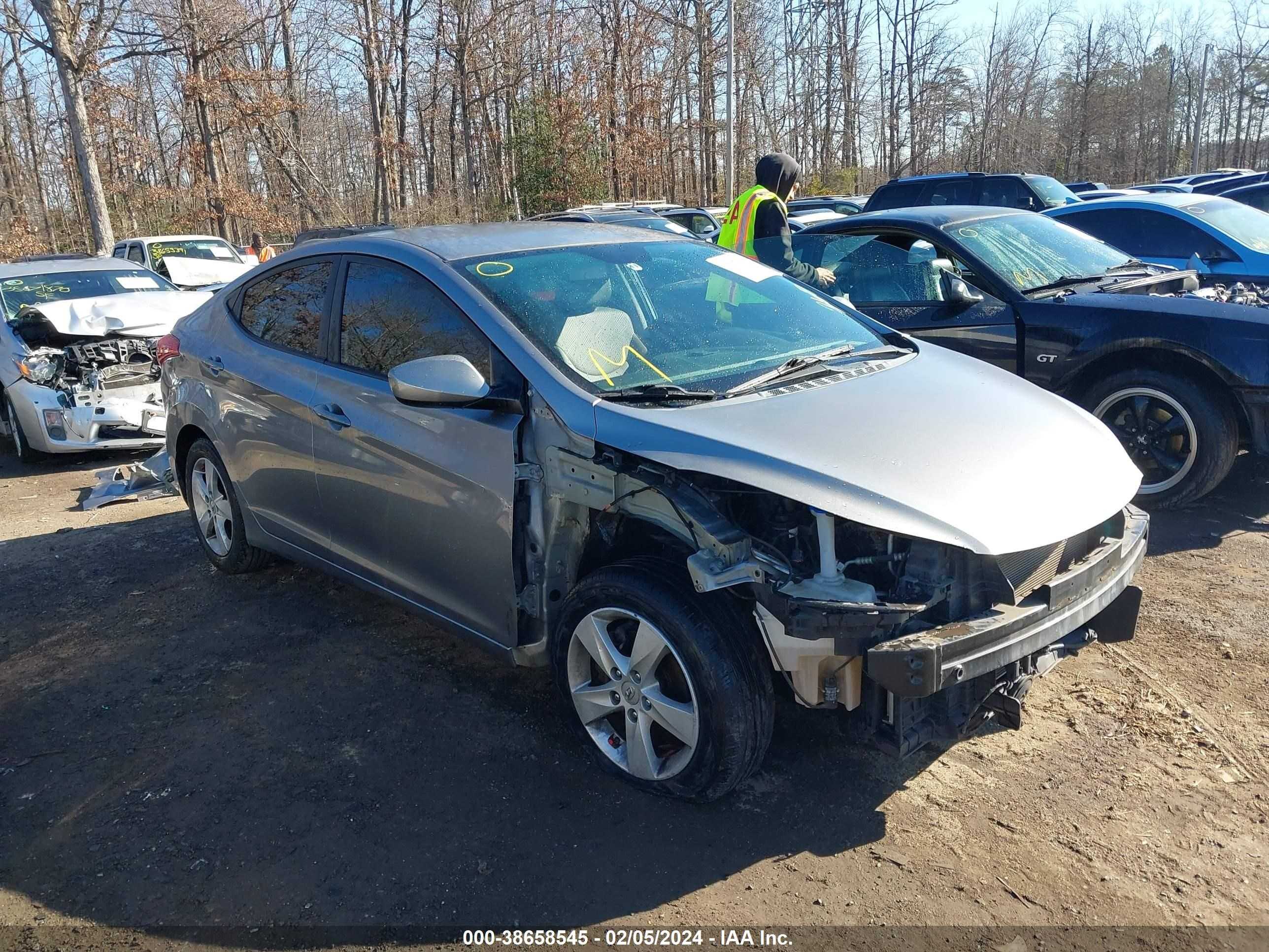 HYUNDAI ELANTRA 2011 kmhdh4ae6bu082822