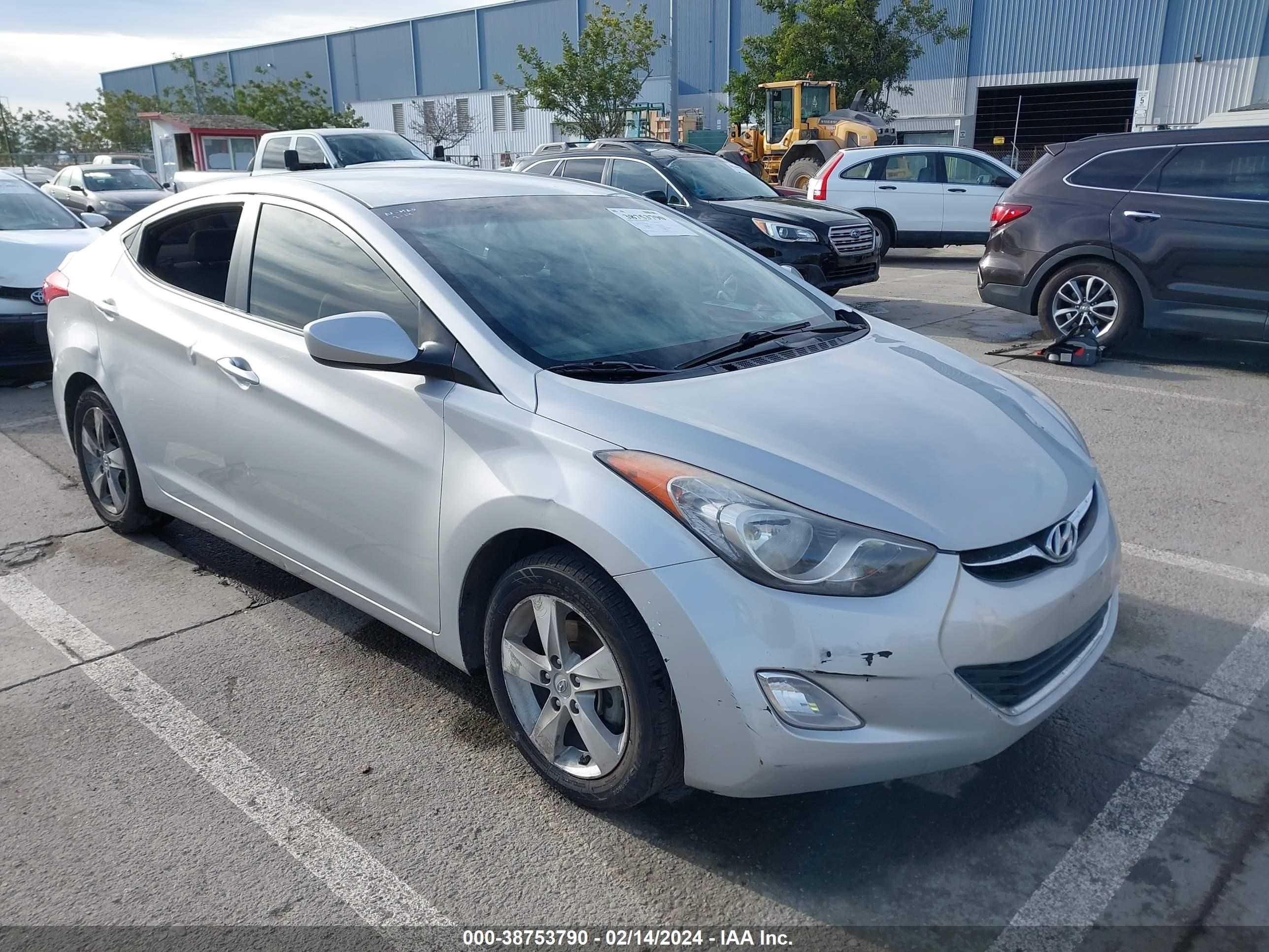 HYUNDAI ELANTRA 2013 kmhdh4ae6du795528