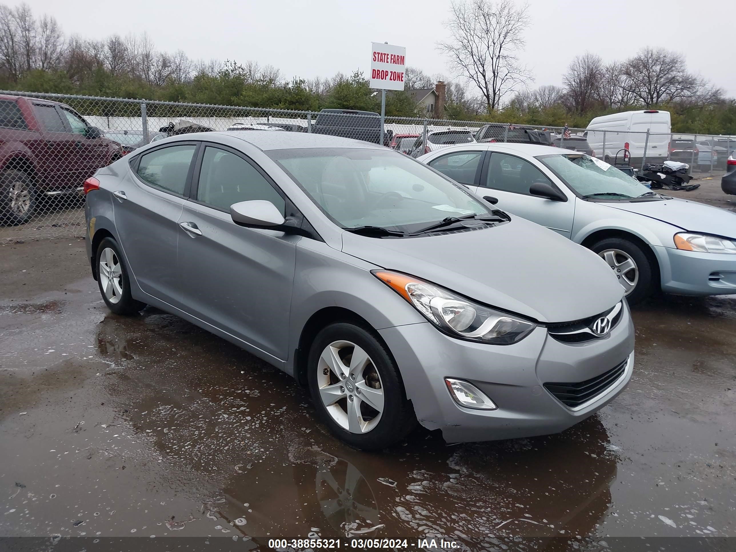 HYUNDAI ELANTRA 2013 kmhdh4ae6du942088