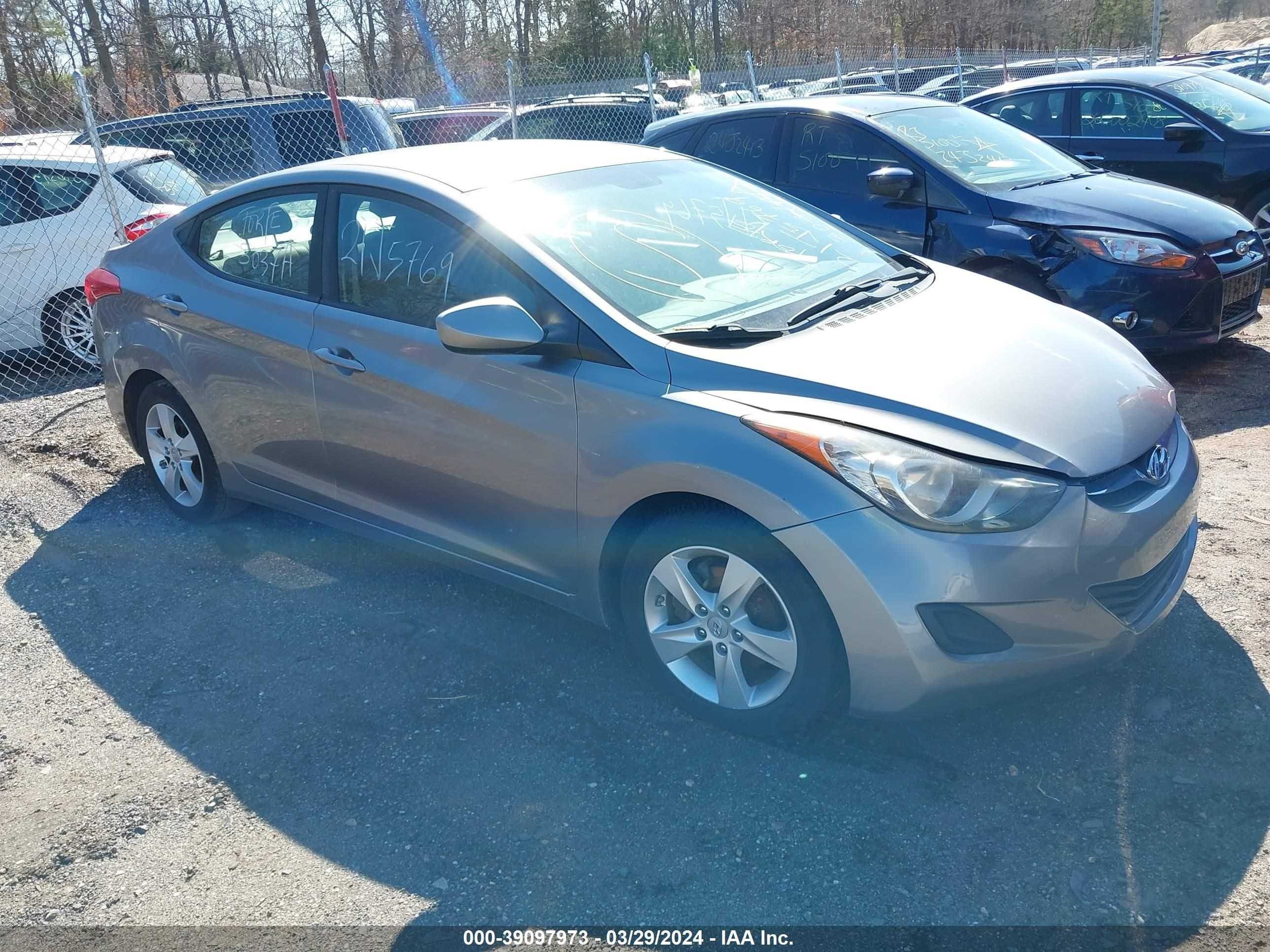 HYUNDAI ELANTRA 2011 kmhdh4ae7bu150089