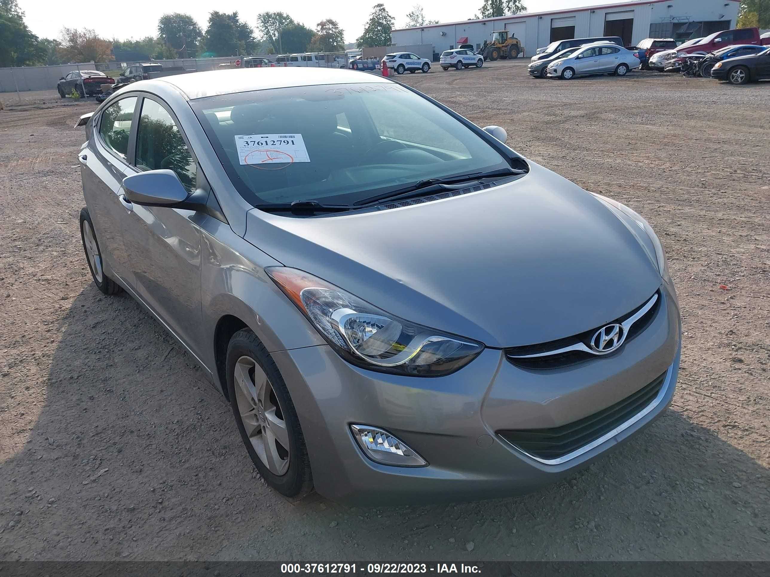 HYUNDAI ELANTRA 2012 kmhdh4ae7cu272713