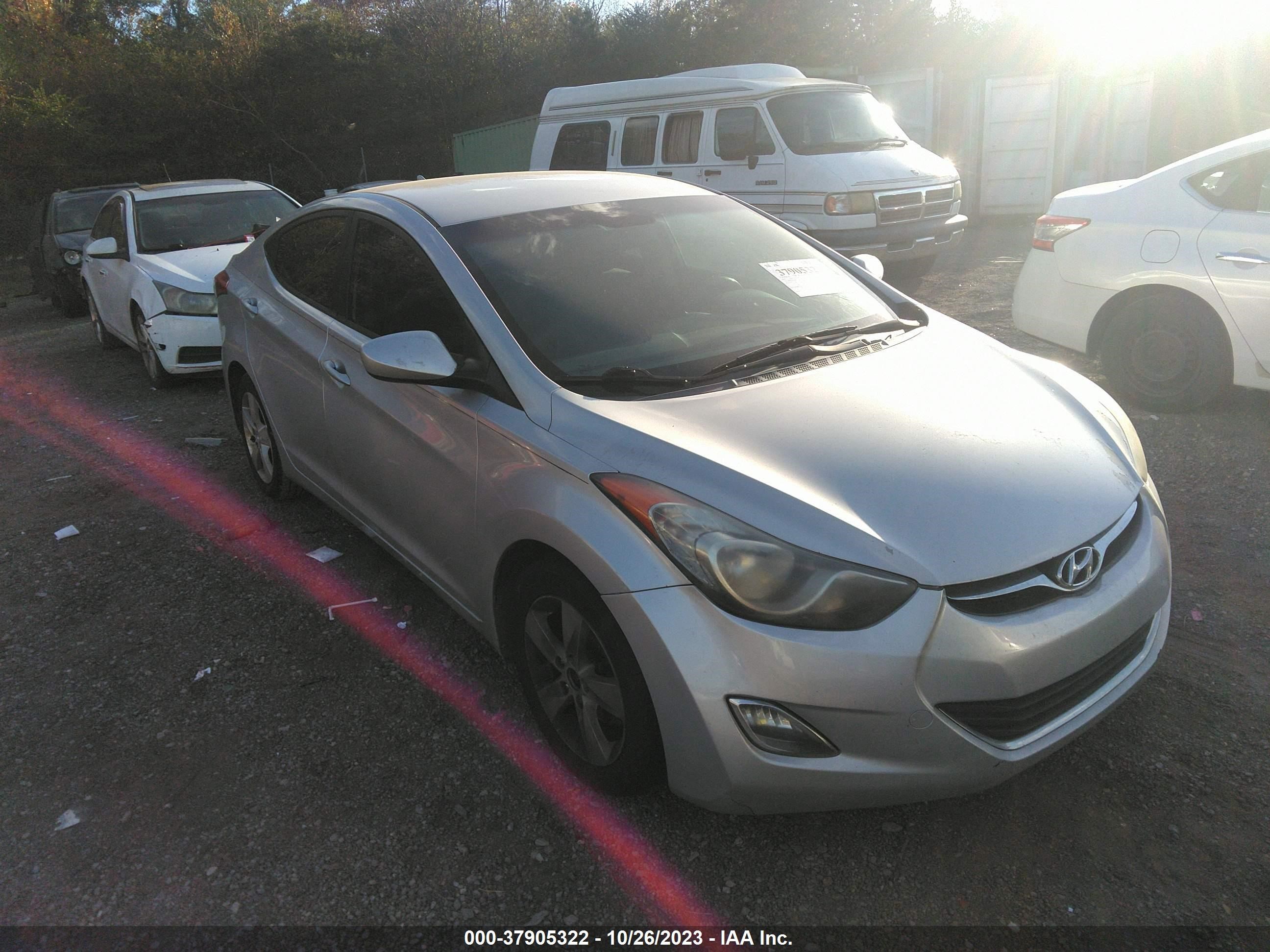 HYUNDAI ELANTRA 2013 kmhdh4ae8du554327