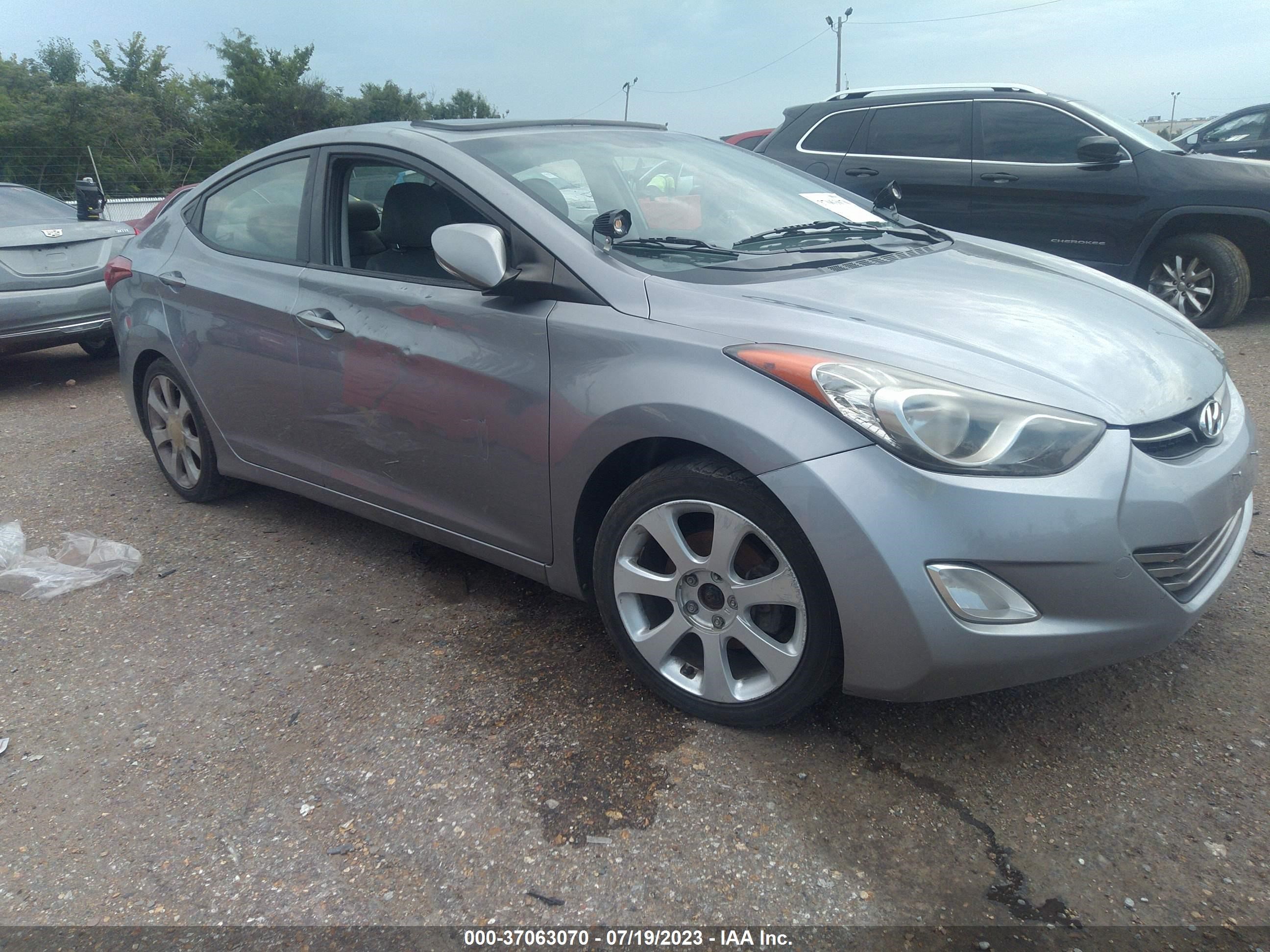 HYUNDAI ELANTRA 2013 kmhdh4ae8du660759