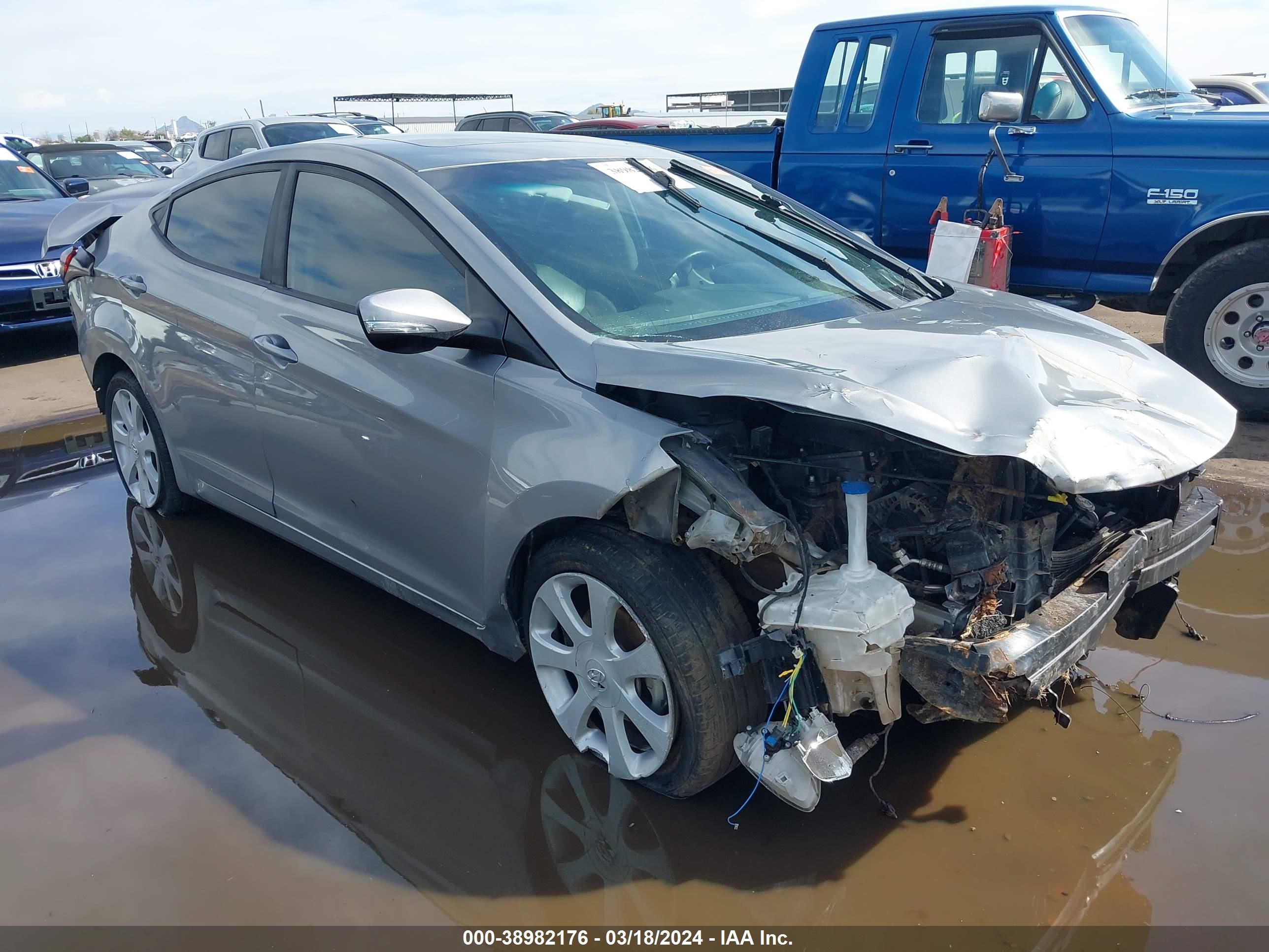 HYUNDAI ELANTRA 2013 kmhdh4ae8du906595