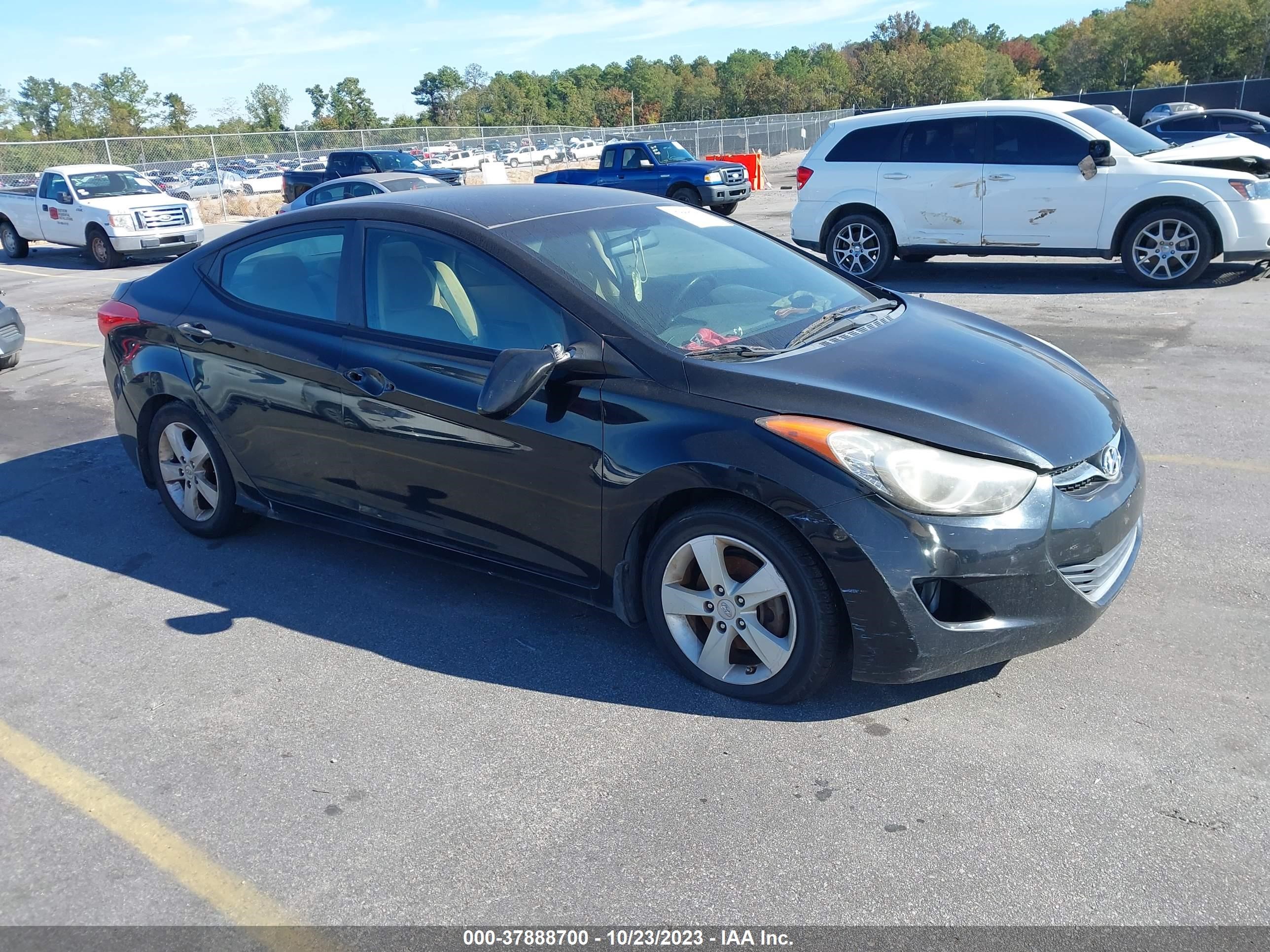 HYUNDAI ELANTRA 2013 kmhdh4ae9du572626