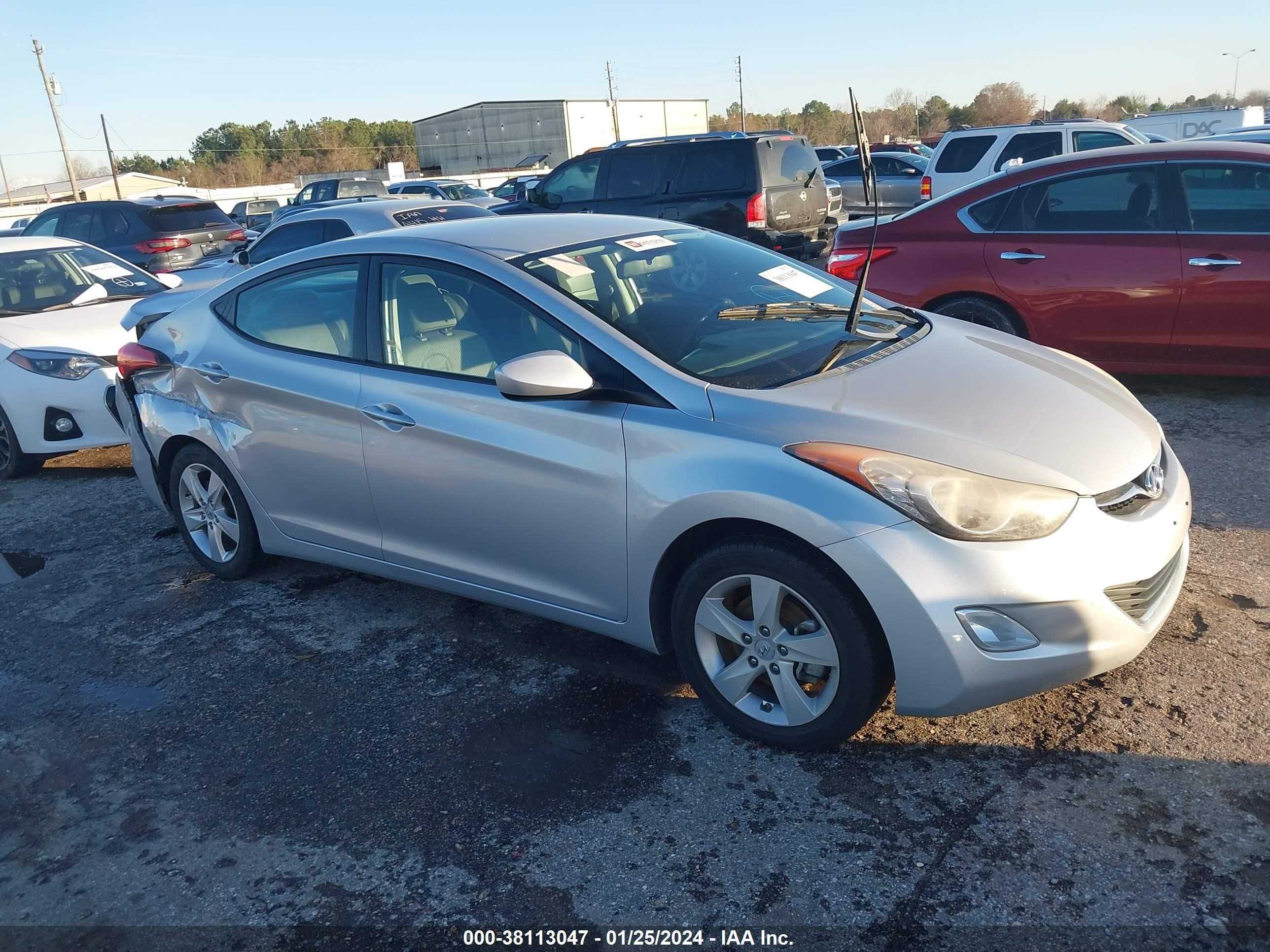 HYUNDAI ELANTRA 2013 kmhdh4ae9du599986