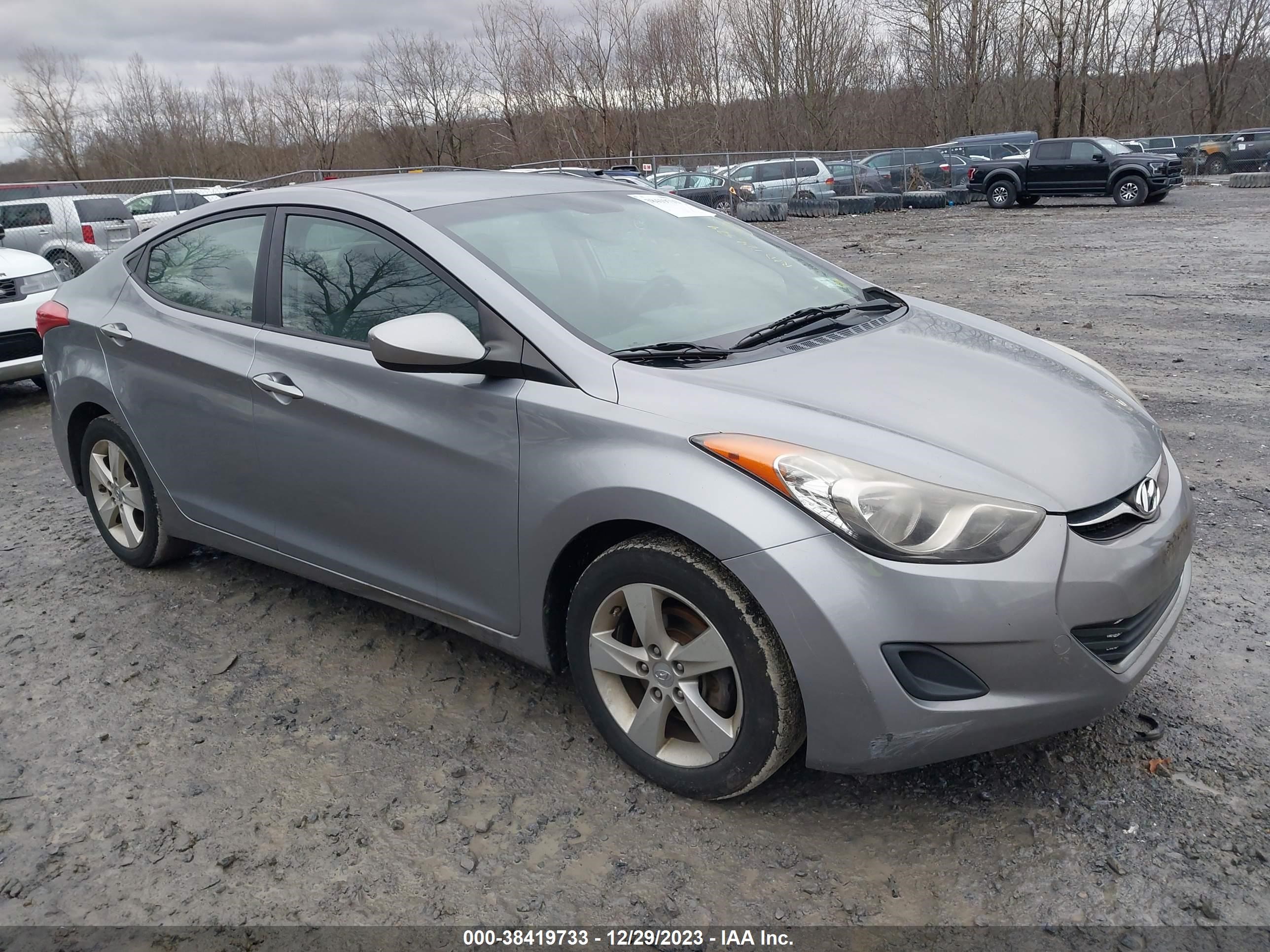 HYUNDAI ELANTRA 2013 kmhdh4ae9du713324