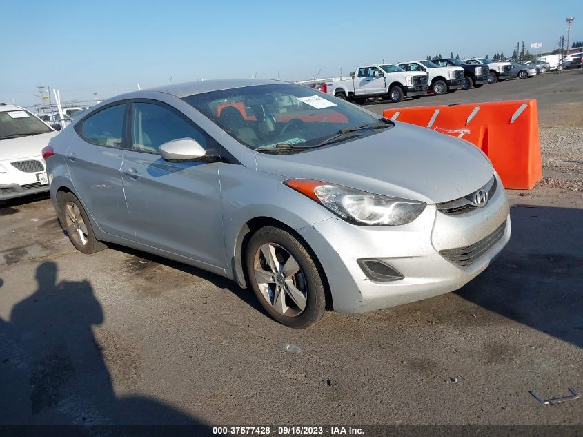 HYUNDAI ELANTRA 2013 kmhdh4ae9du972234