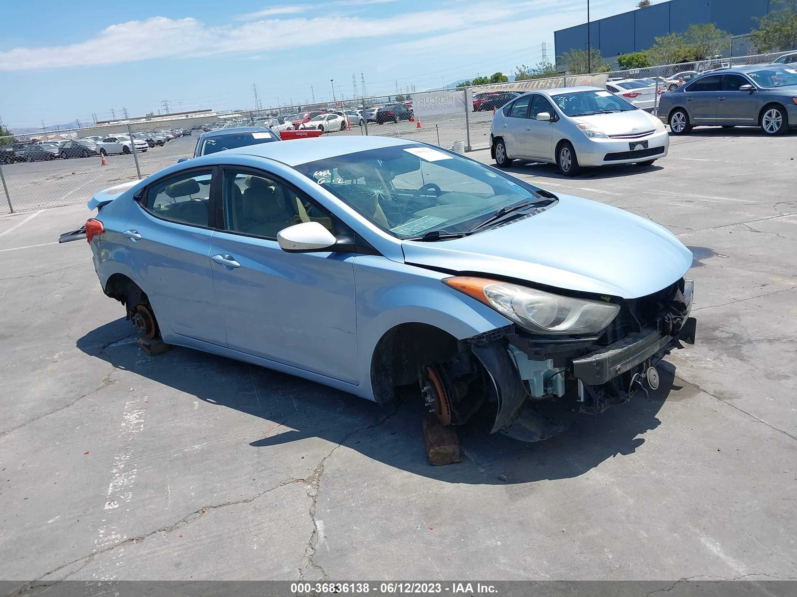 HYUNDAI ELANTRA 2011 kmhdh4aexbu104353