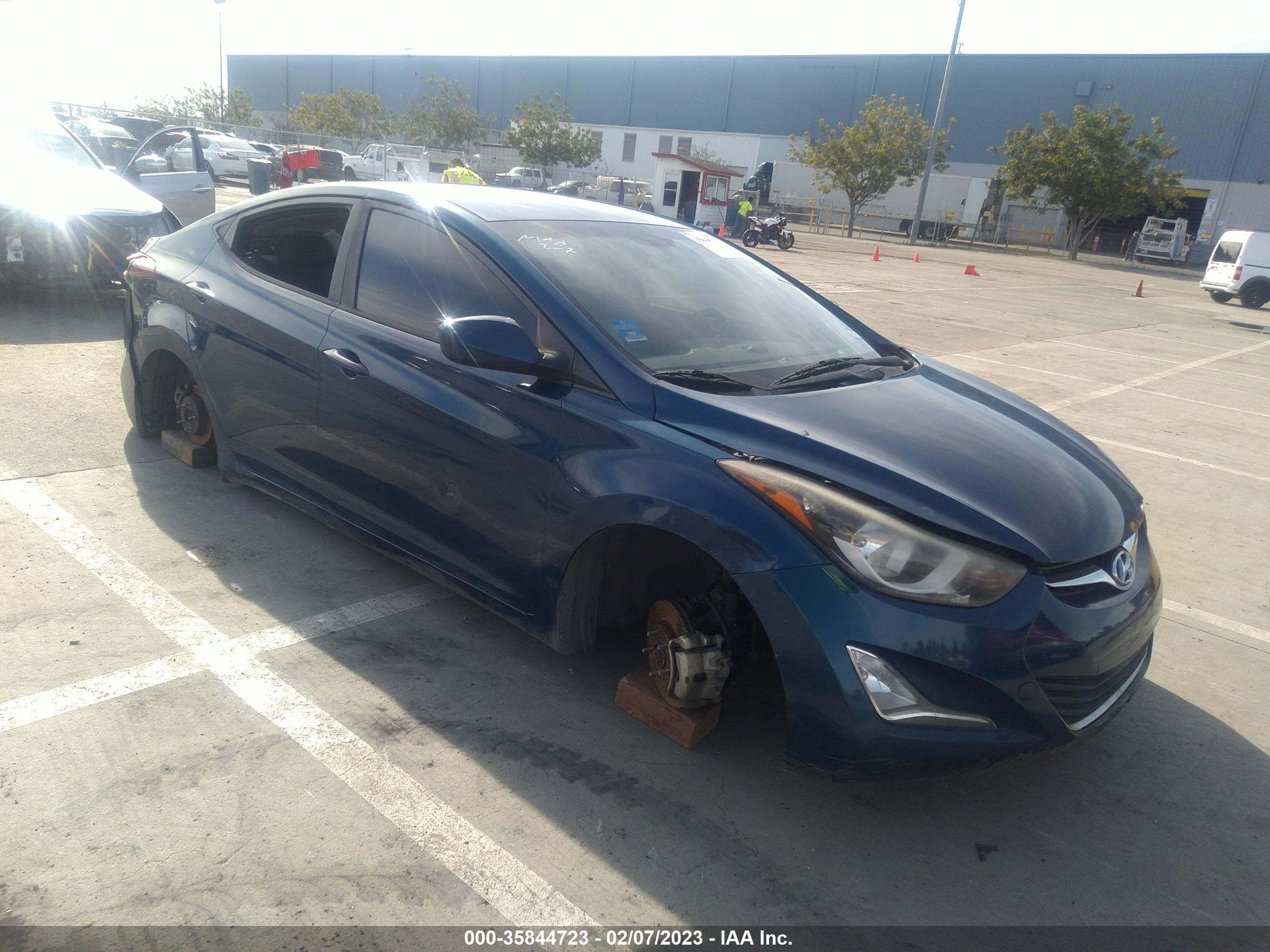 HYUNDAI ELANTRA 2015 kmhdh4aexfu330768