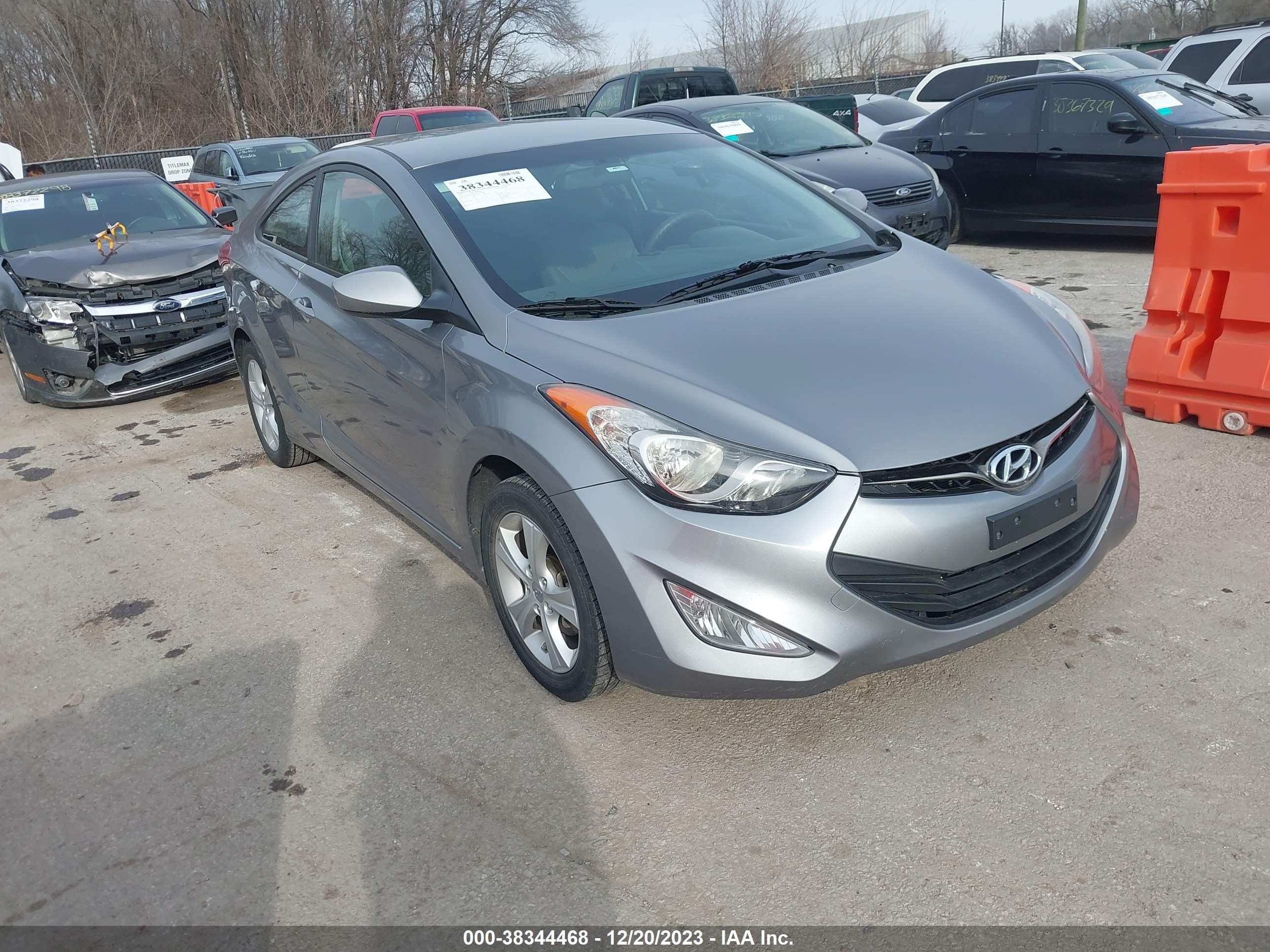 HYUNDAI ELANTRA 2013 kmhdh6ae2du003998