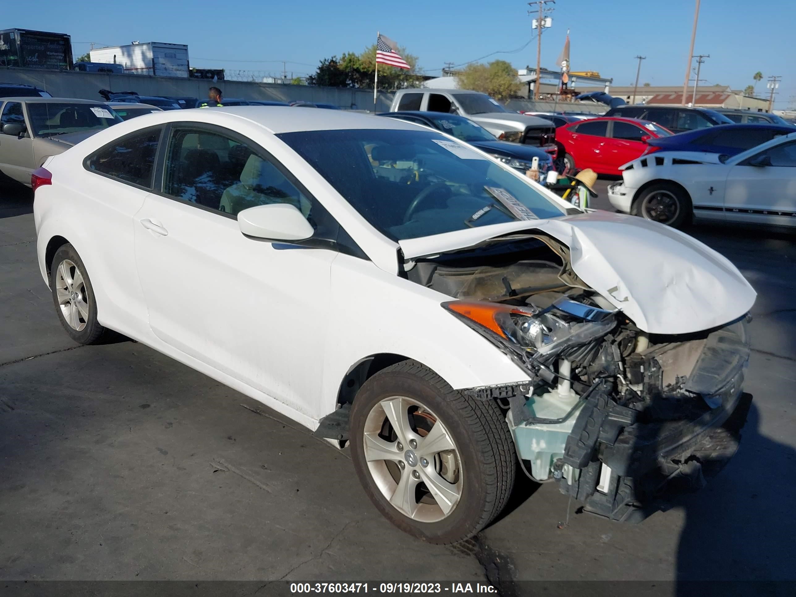 HYUNDAI ELANTRA 2013 kmhdh6ae5du001520