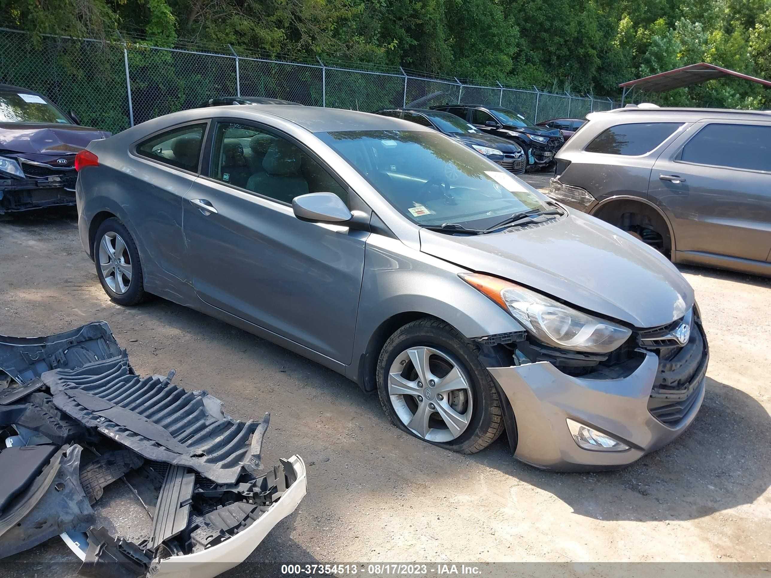 HYUNDAI ELANTRA 2013 kmhdh6ae9du015355