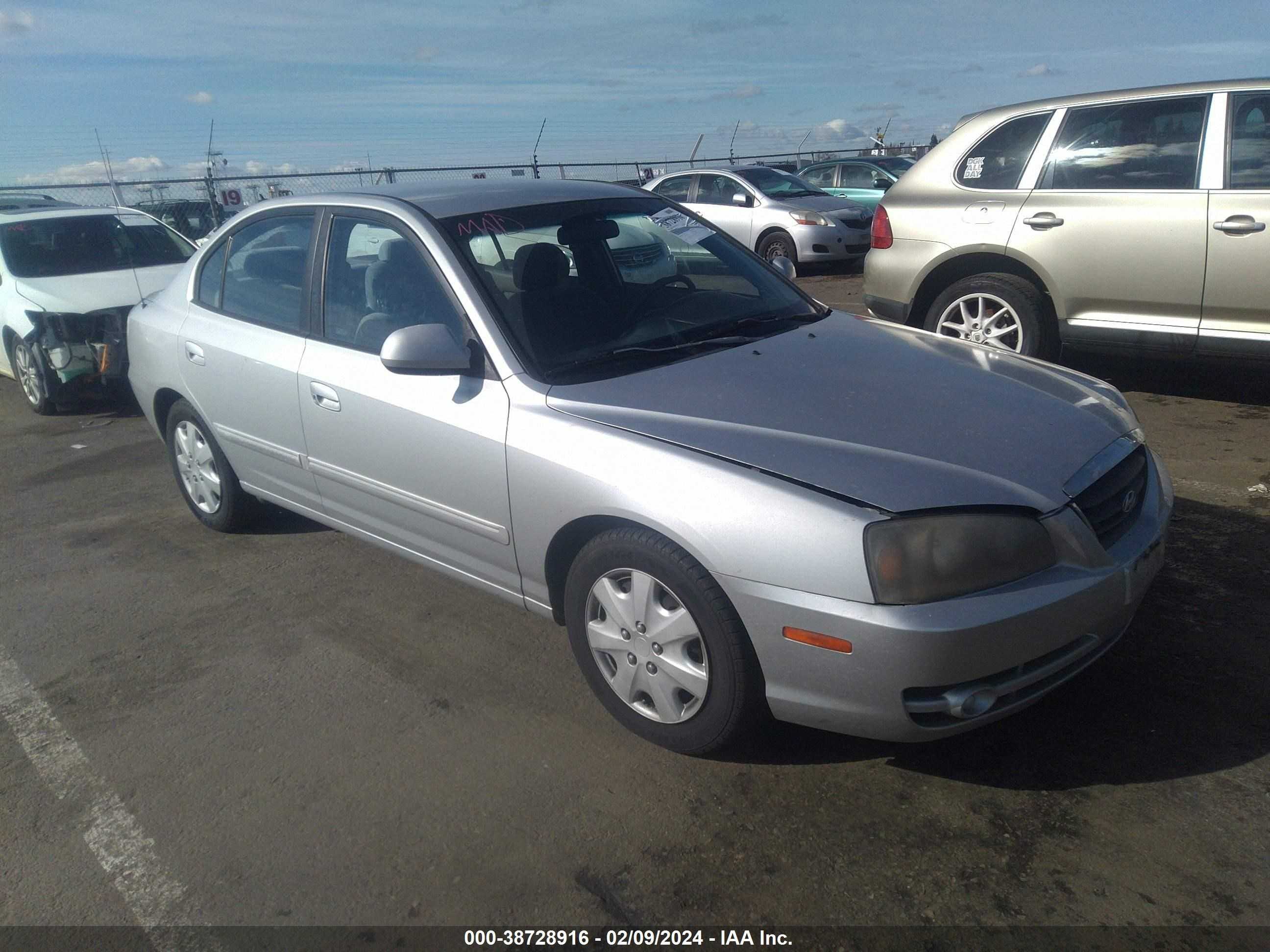 HYUNDAI ELANTRA 2004 kmhdn46d74u779427